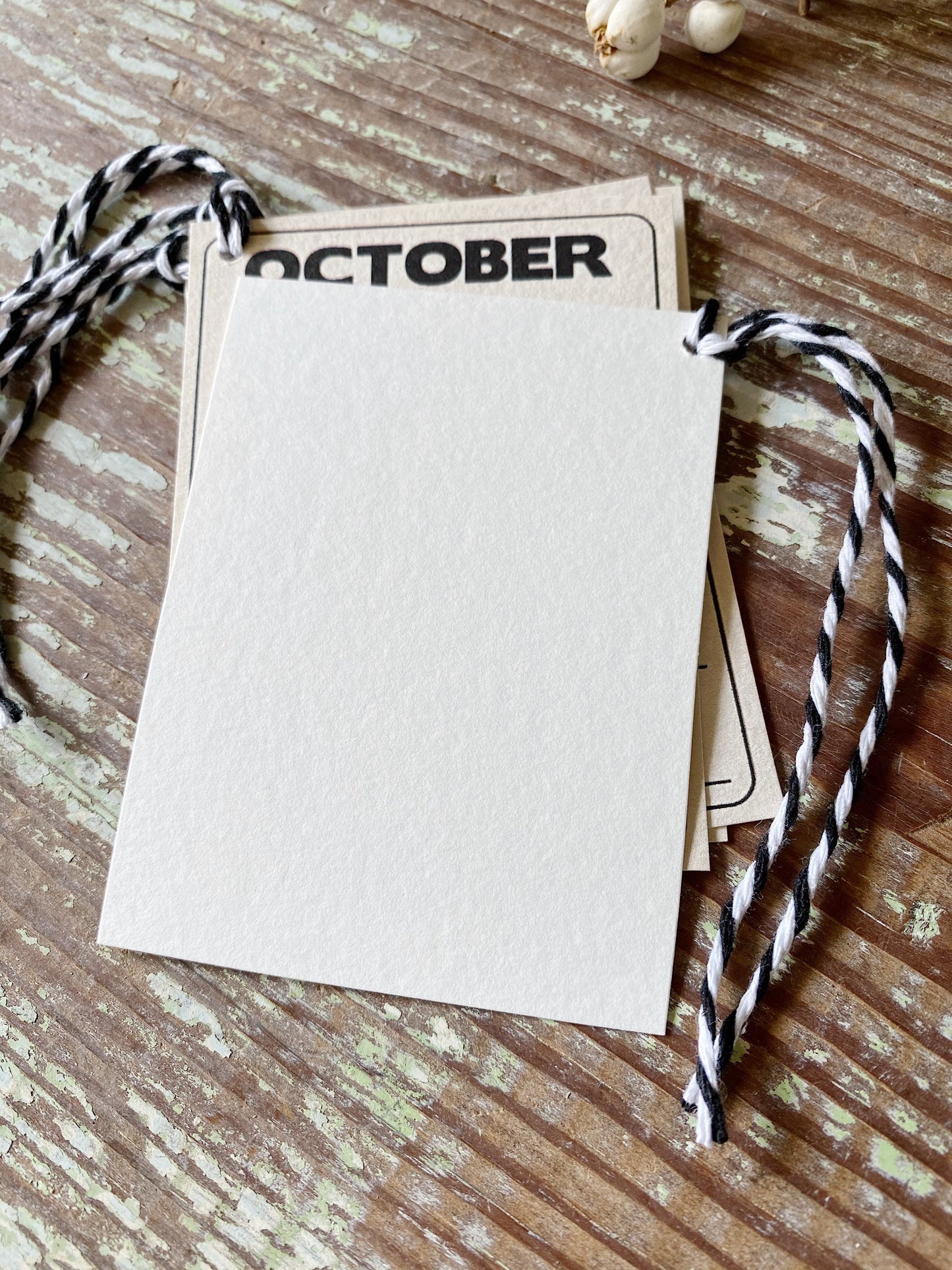 HALLOWEEN OCTOBER 31st Retro Gift Tags Vintage Orange Farmhouse Decor Grungy Party Favor Vintage Halloween Card Ledger Fall