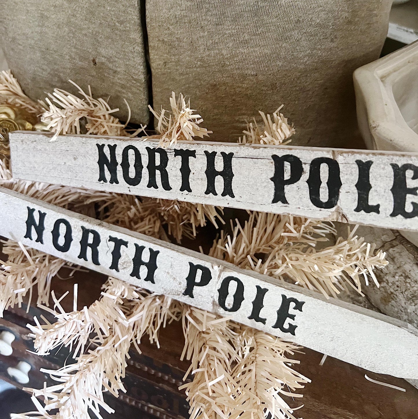 NORTH POLE Arrow Sign CHRISTMAS Fall Vintage Salvage Barn Wood Reclaimed White Chippy Paint Farmhouse Decor Architectural Black White