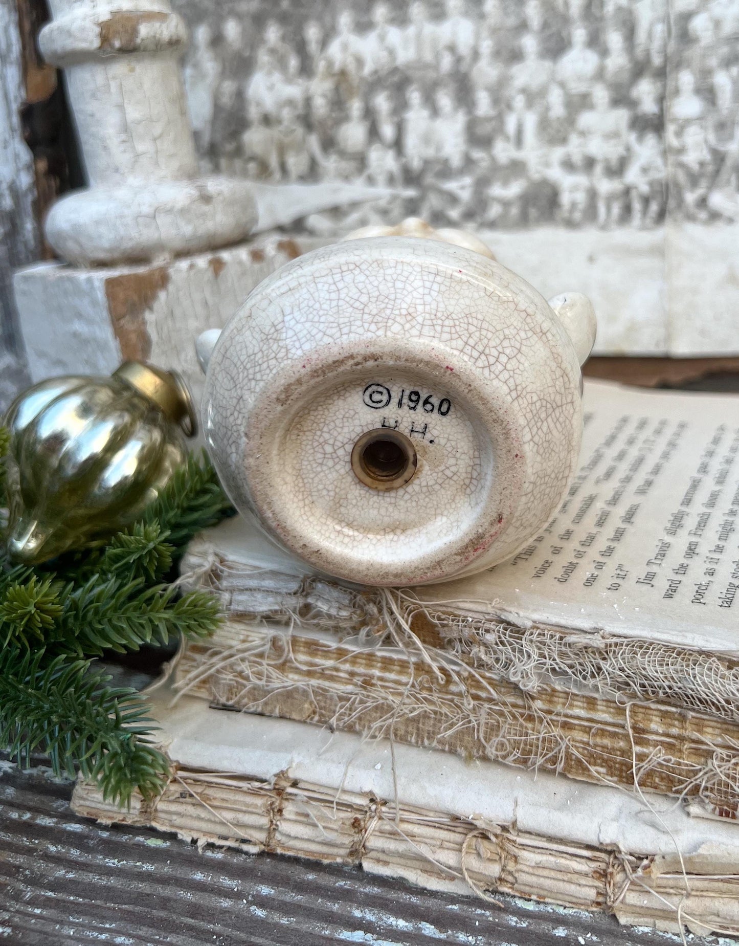 Vintage Ironstone Santa Claus Salt Shaker Creamy WHITE Farmhouse Christmas Decor Stained Crazing HOLT HOWARD 1960