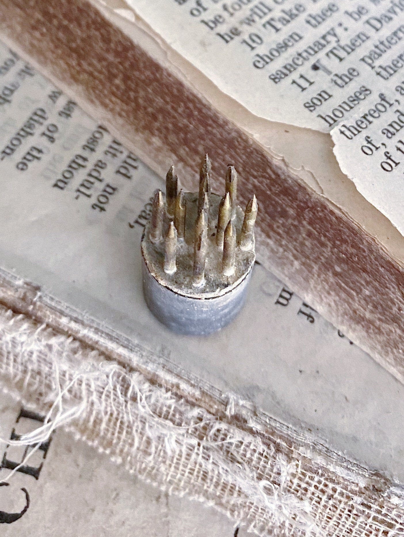 Vintage Metal Floral Frog Flower Spike Holder Farmhouse Decor Fixer Upper Decor Tiny