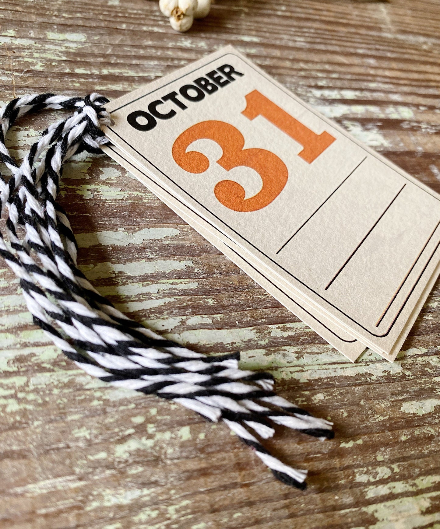 HALLOWEEN OCTOBER 31st Retro Gift Tags Vintage Orange Farmhouse Decor Grungy Party Favor Vintage Halloween Card Ledger Fall