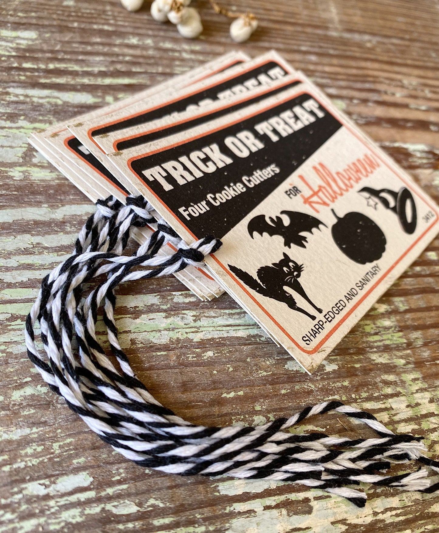 HALLOWEEN Trick or Treat COOKIE CUTTER Retro Gift Tags Vintage Orange Farmhouse Decor Grungy Party Favor Vintage Halloween Card Fall