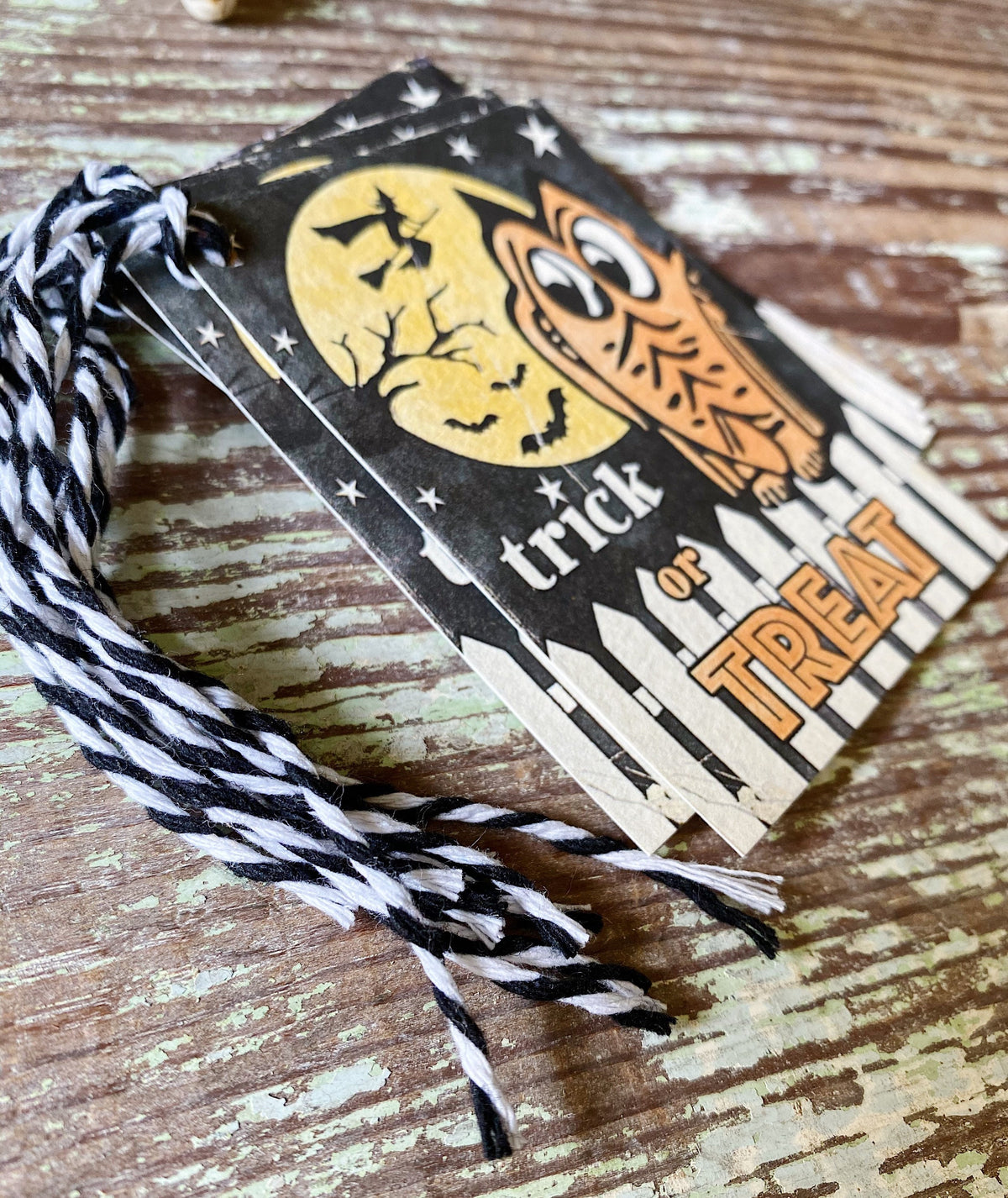 HALLOWEEN TRICK or TREAT Retro Gift Tags Vintage Orange Pumpkin Farmhouse Decor Grungy Party Favor Vintage Halloween Card Tag Owl Witch Fall