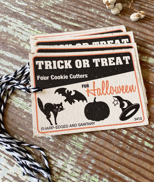 HALLOWEEN Trick or Treat COOKIE CUTTER Retro Gift Tags Vintage Orange Farmhouse Decor Grungy Party Favor Vintage Halloween Card Fall