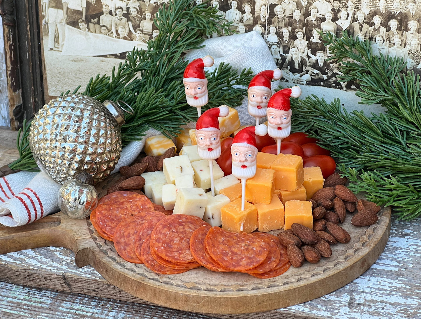 Vintage Santa Claus TOOTHPICKS Set of 5 Cupcake Hors d’oeuvres Farmhouse Christmas Decor Retro Party Supplies