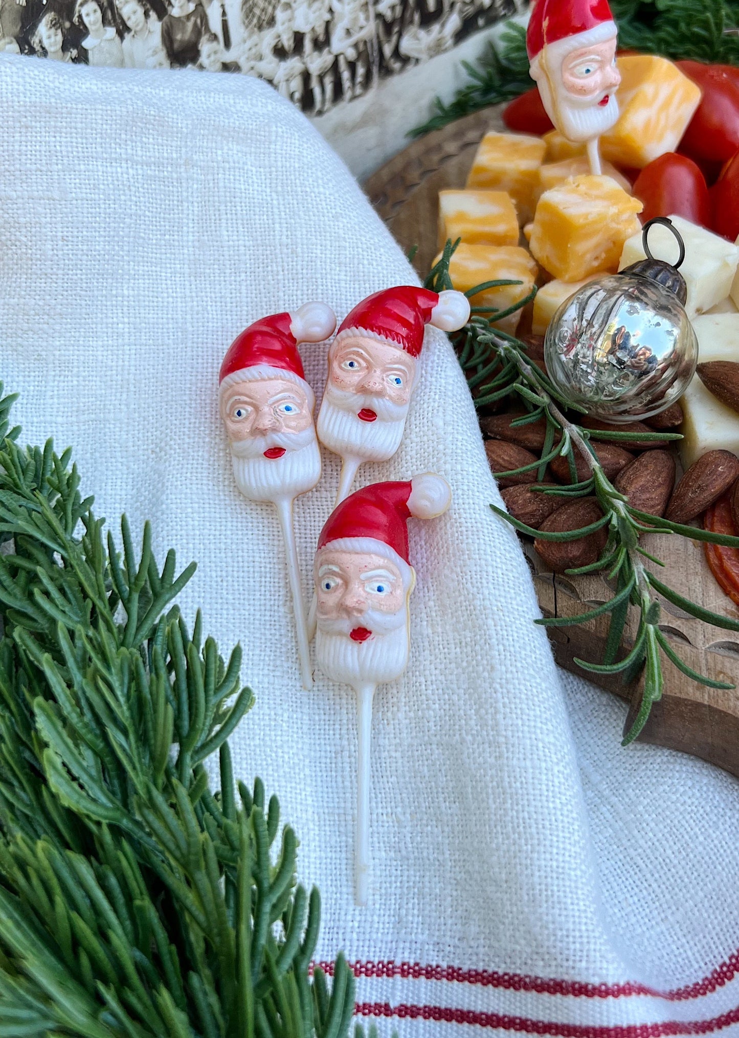 Vintage Santa Claus TOOTHPICKS Set of 5 Cupcake Hors d’oeuvres Farmhouse Christmas Decor Retro Party Supplies