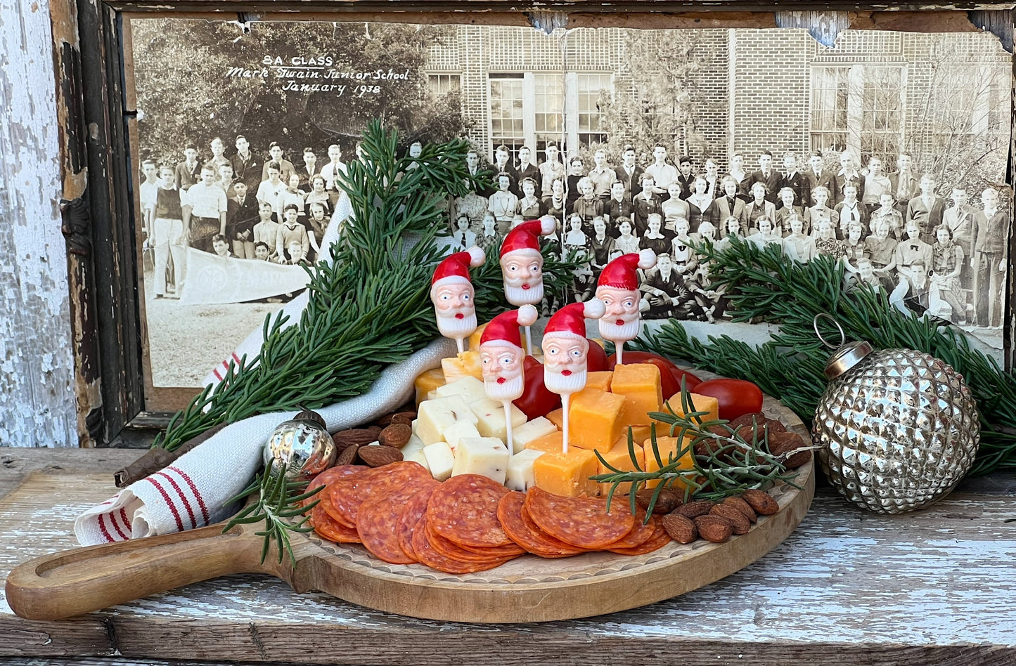 Vintage Santa Claus TOOTHPICKS Set of 5 Cupcake Hors d’oeuvres Farmhouse Christmas Decor Retro Party Supplies