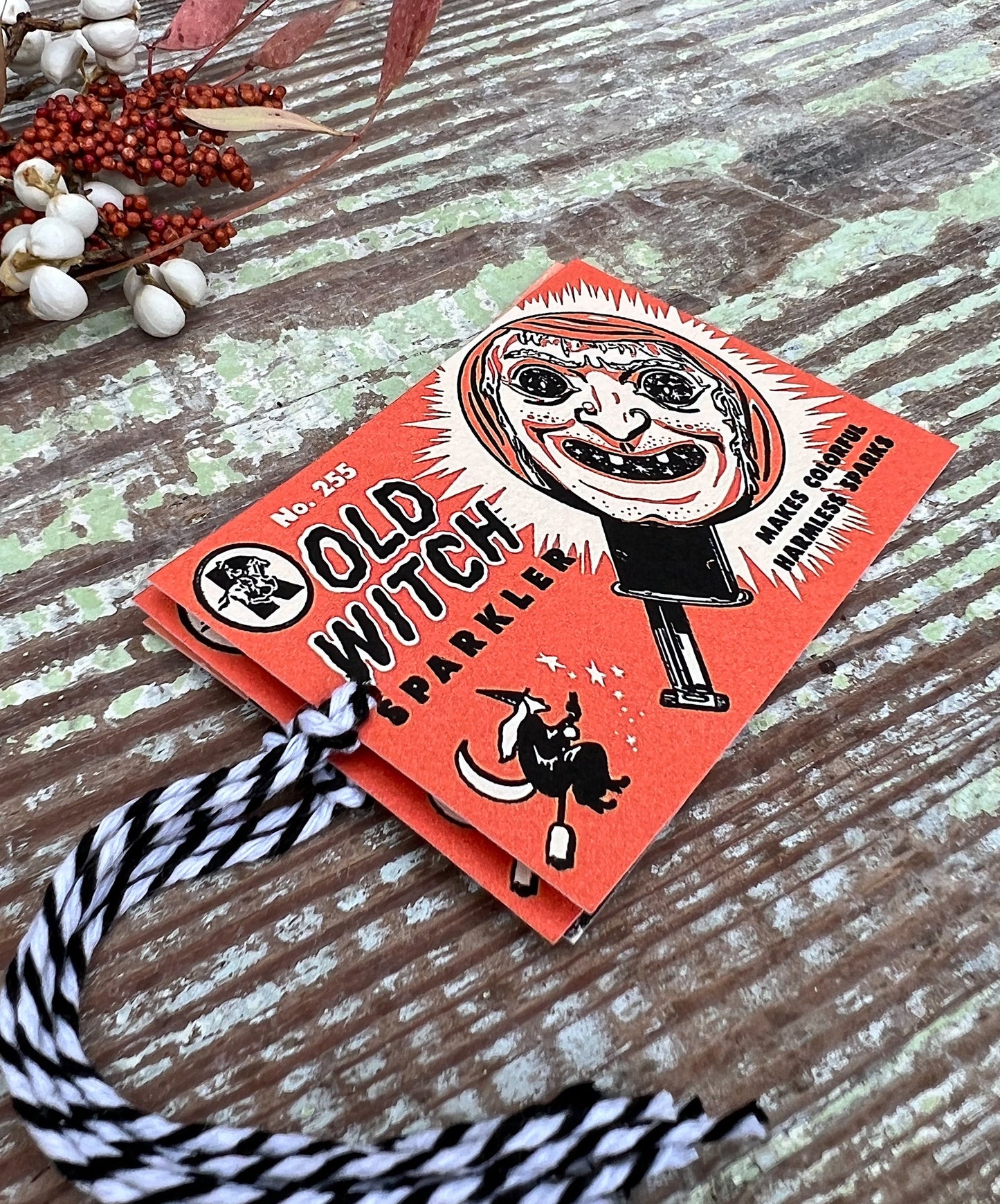 HALLOWEEN WITCH SPARKLER Retro Gift Tags Vintage Orange Farmhouse Decor Grungy Party Favor Vintage Halloween Card Fall