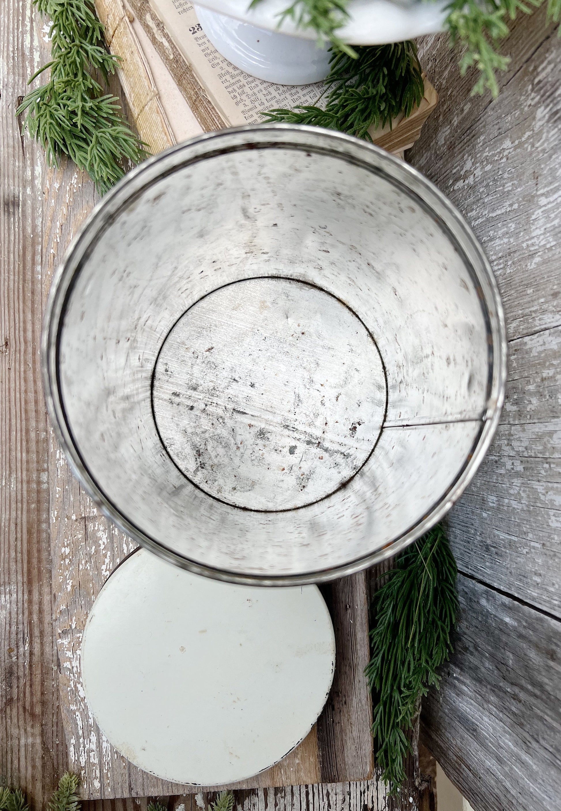 Vintage CAMPFIRE MARSHMALLOWS Tin Can Red White Blue Farmhouse Decor Industrial Salvage Christmas Decor 16 oz