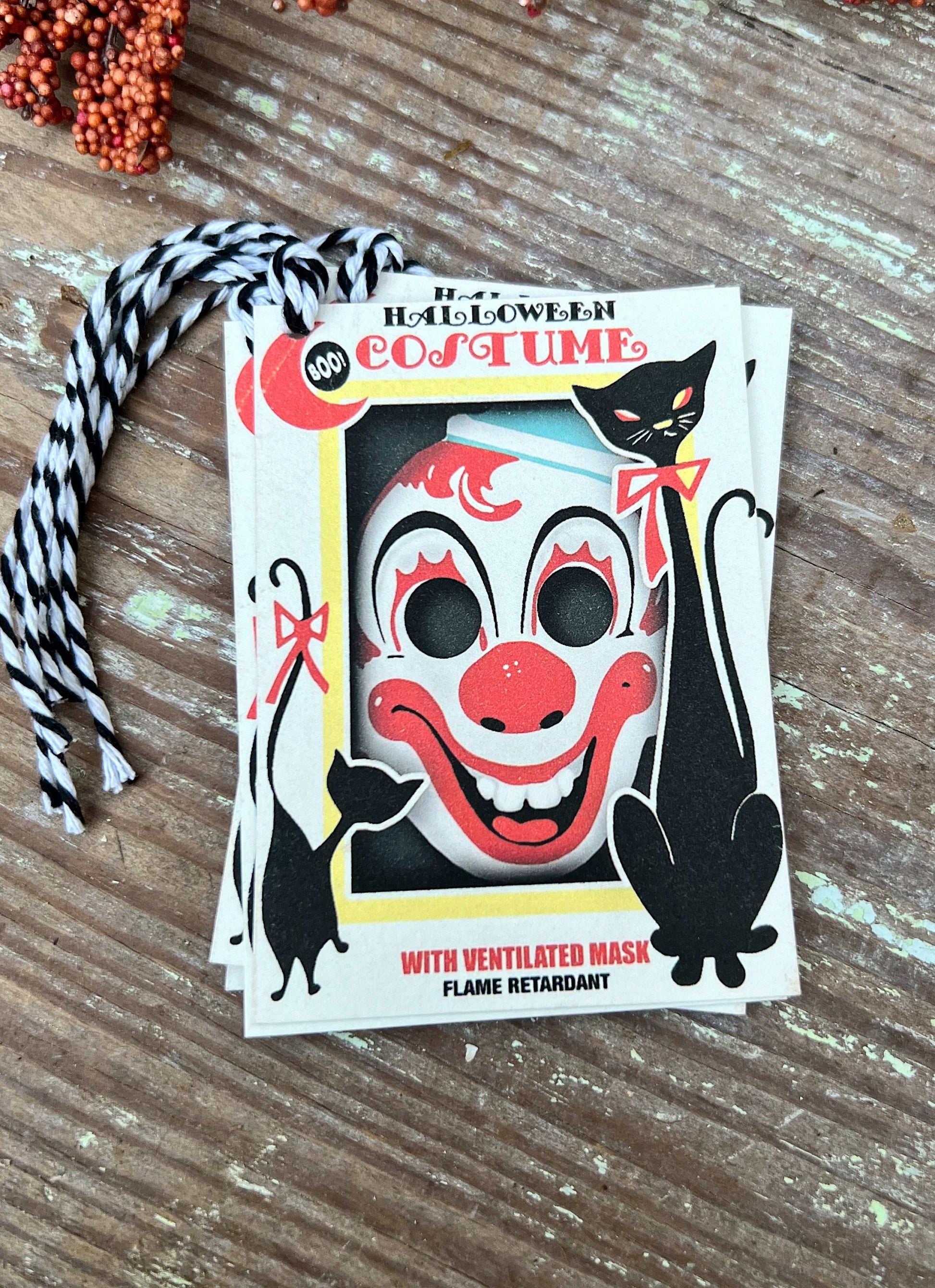 HALLOWEEN COSTUME CLOWN Retro Gift Tags Vintage Farmhouse Decor Grungy Party Favor Vintage Halloween Card