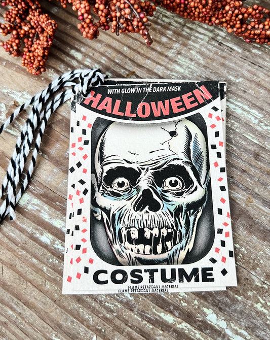 HALLOWEEN COSTUME SKULL Retro Gift Tags Vintage Farmhouse Decor Grungy Party Favor Vintage Halloween Card