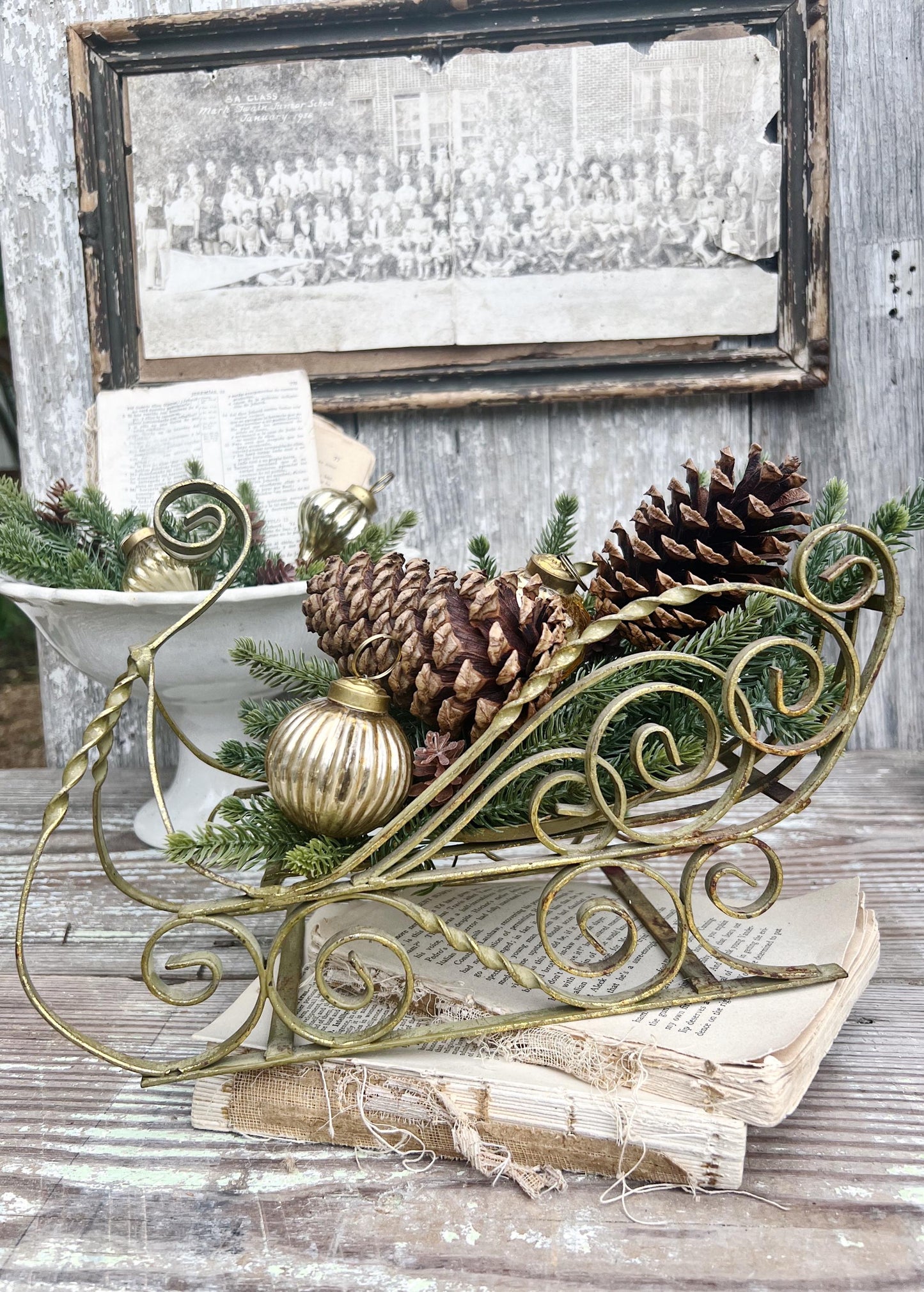 Vintage GOLD Metal SLEIGH Farmhouse Christmas Primitive Decoration LARGE Santa Sled