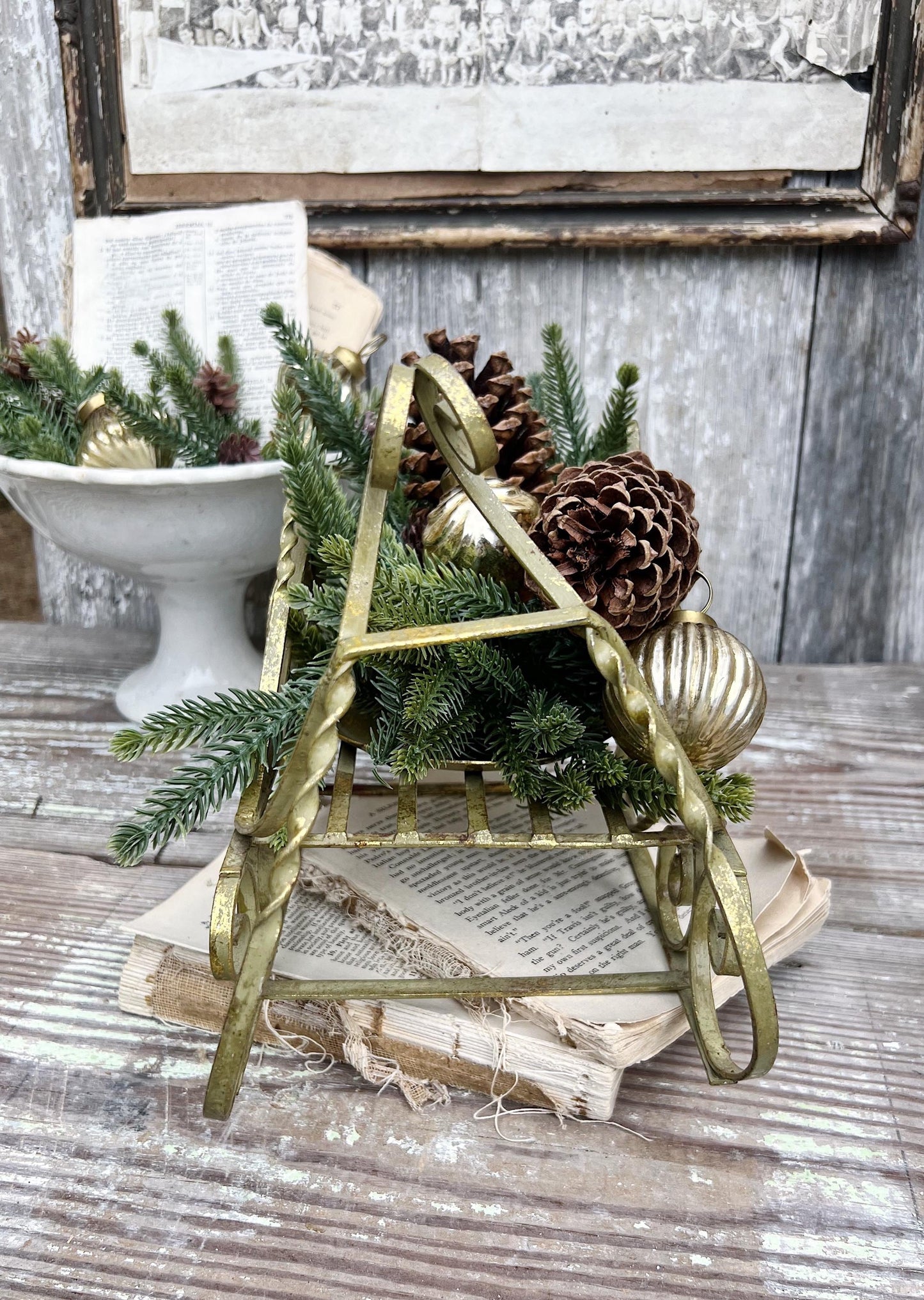 Vintage GOLD Metal SLEIGH Farmhouse Christmas Primitive Decoration LARGE Santa Sled