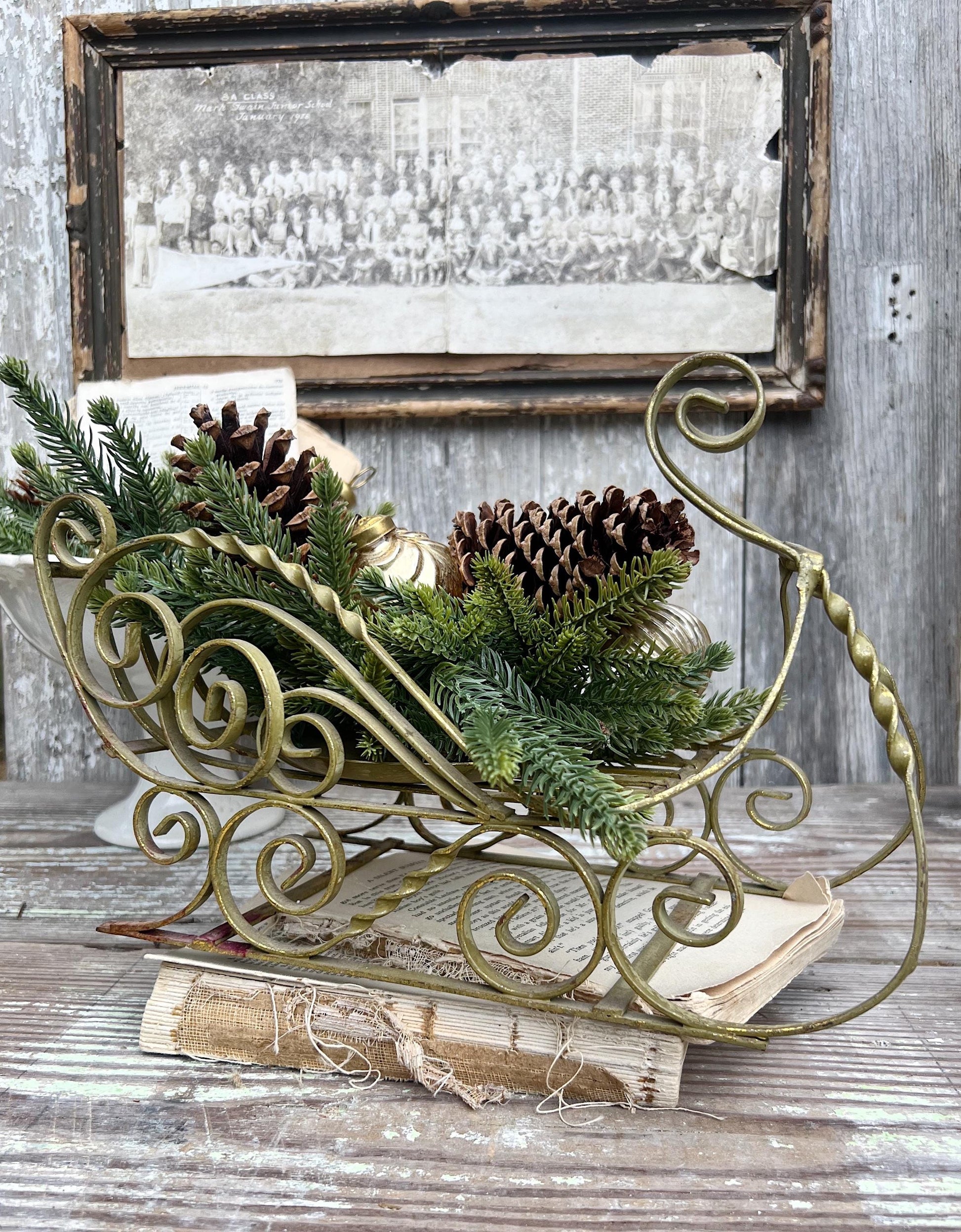 Vintage GOLD Metal SLEIGH Farmhouse Christmas Primitive Decoration LARGE Santa Sled