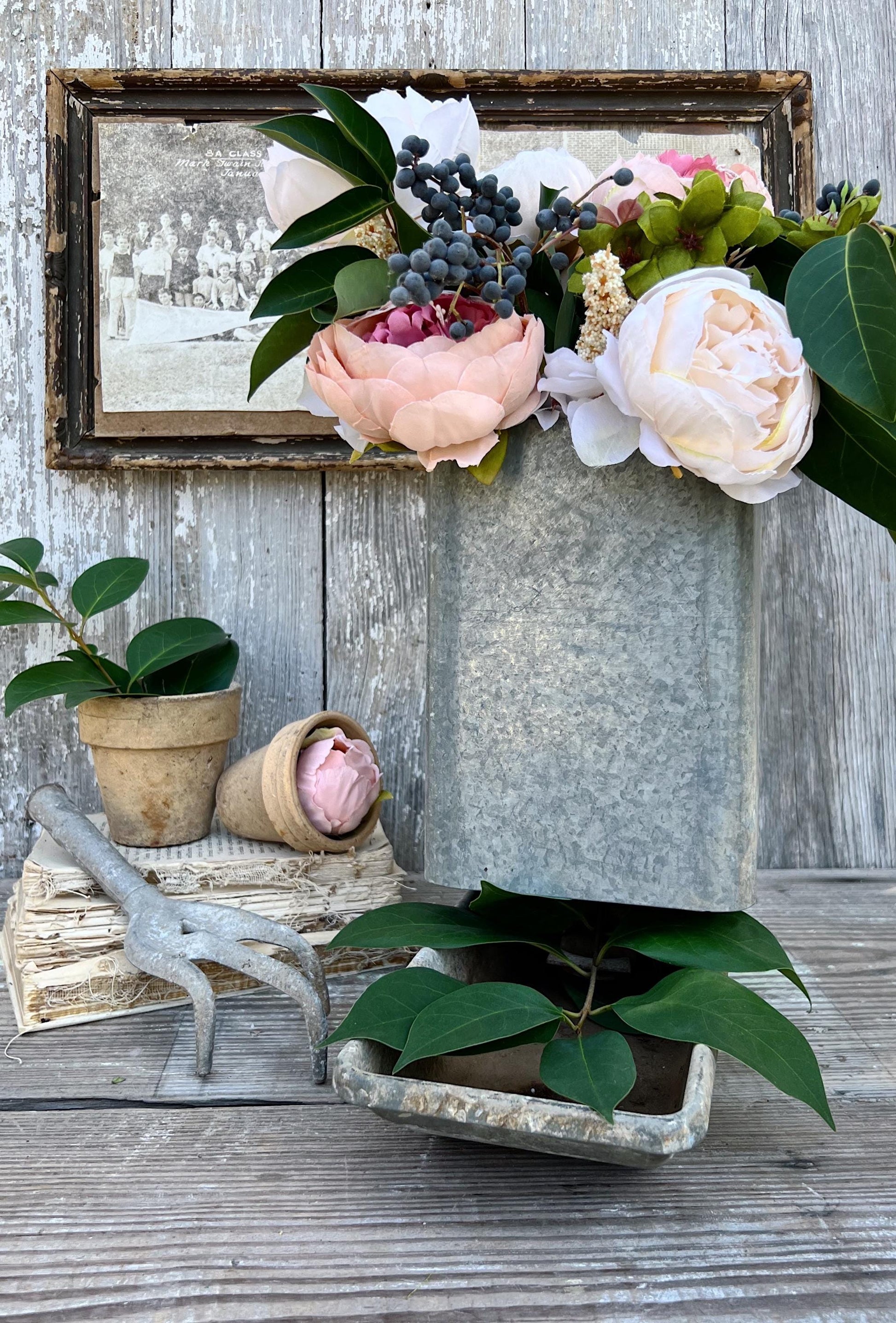 Vintage Galvanized Feeder Trough Farmhouse Decor Industrial Barn Salvage Farm Feeder Chicken Pig Rabbit