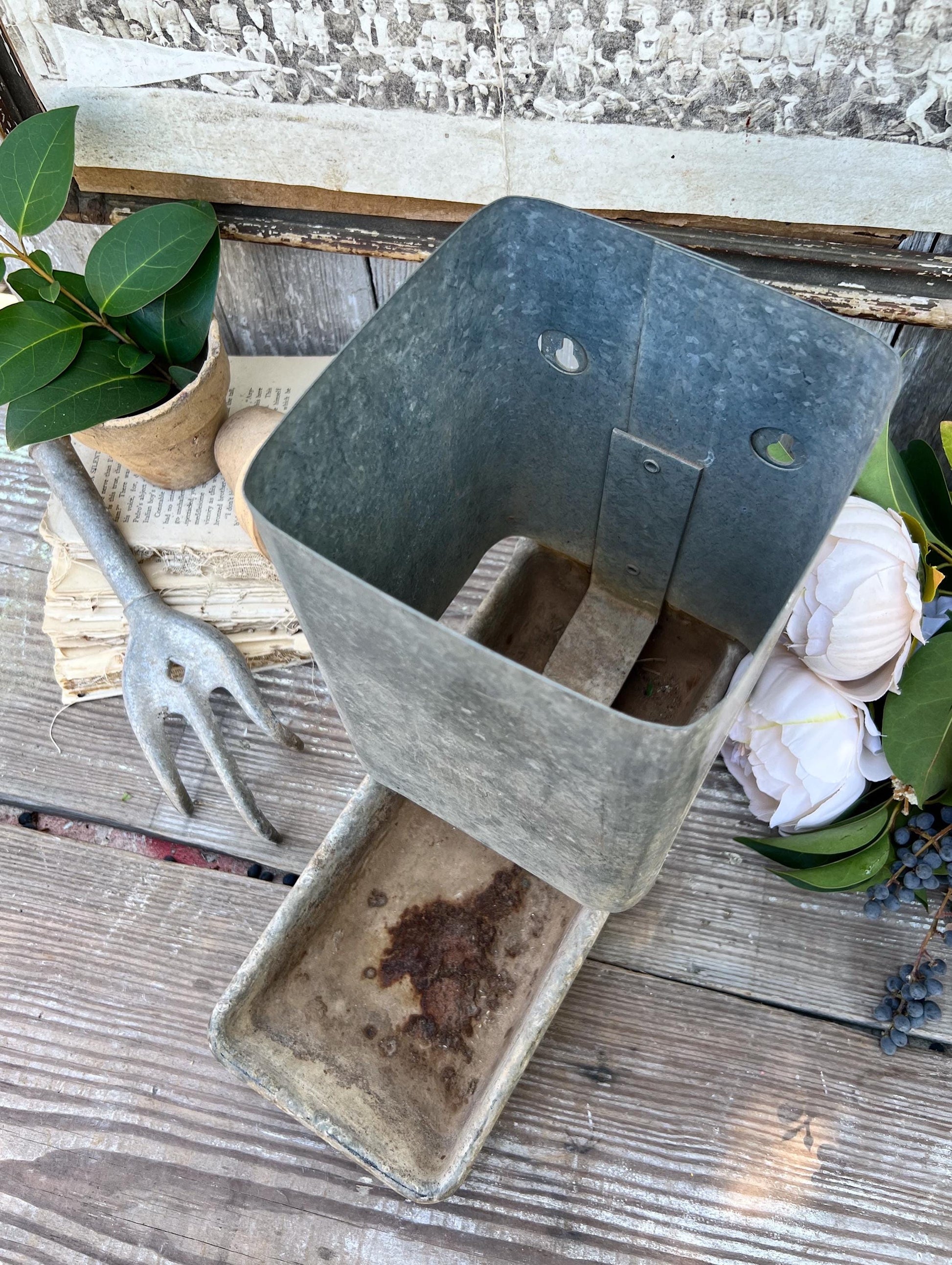 Vintage Galvanized Feeder Trough Farmhouse Decor Industrial Barn Salvage Farm Feeder Chicken Pig Rabbit