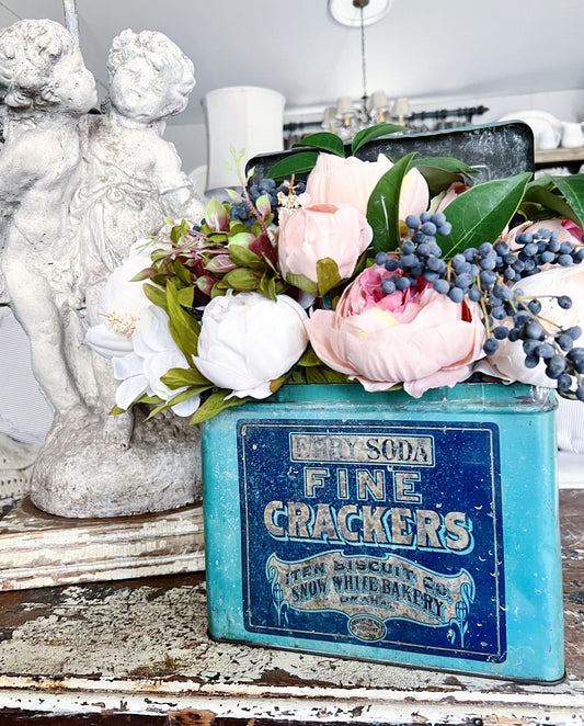 Antique Fairy Soda Fine Crackers Can Tin Canister Metal Box with Lid Vintage Farmhouse Decor Blue Box Gar Iten Biscuit Co Snow White Bakery