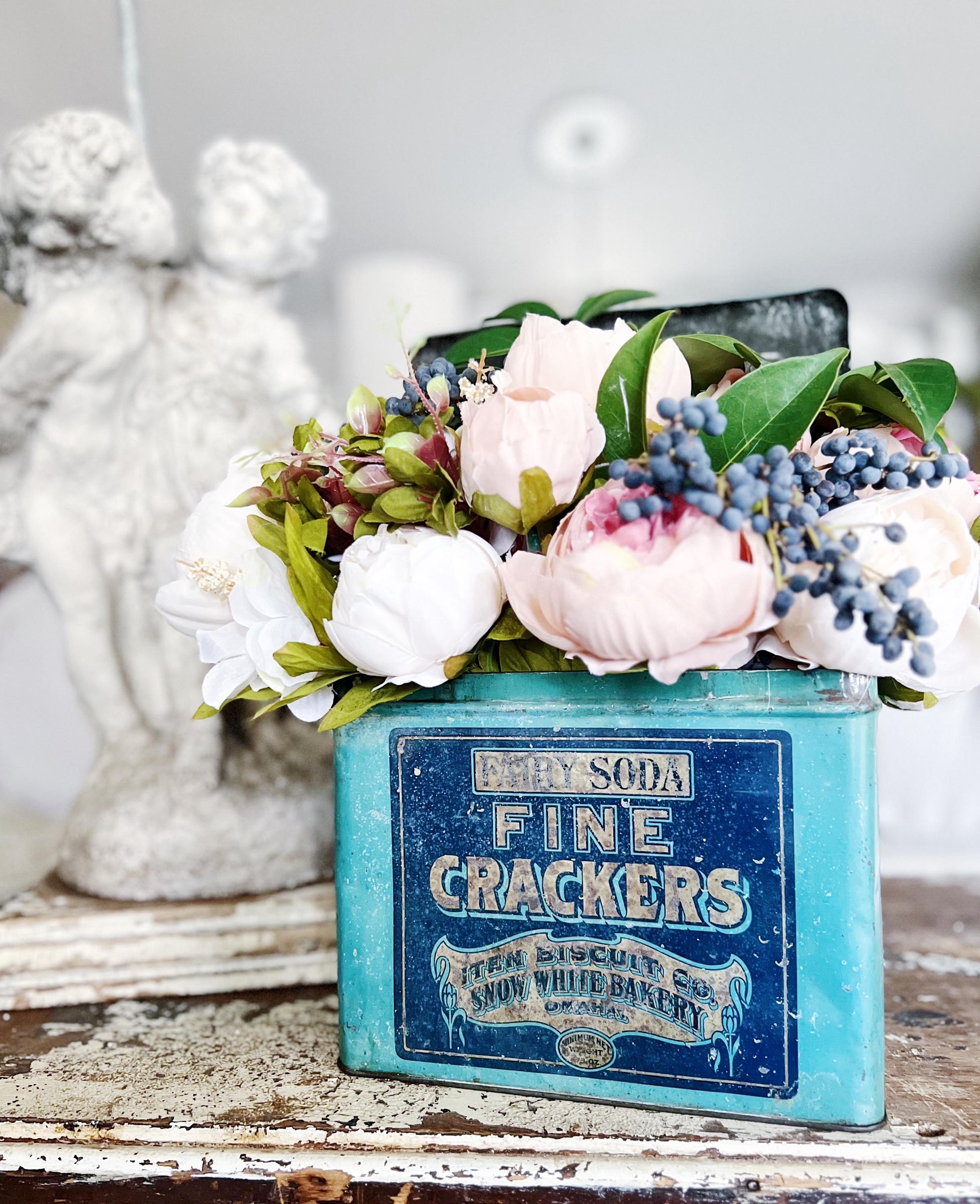 Antique Fairy Soda Fine Crackers Can Tin Canister Metal Box with Lid Vintage Farmhouse Decor Blue Box Gar Iten Biscuit Co Snow White Bakery