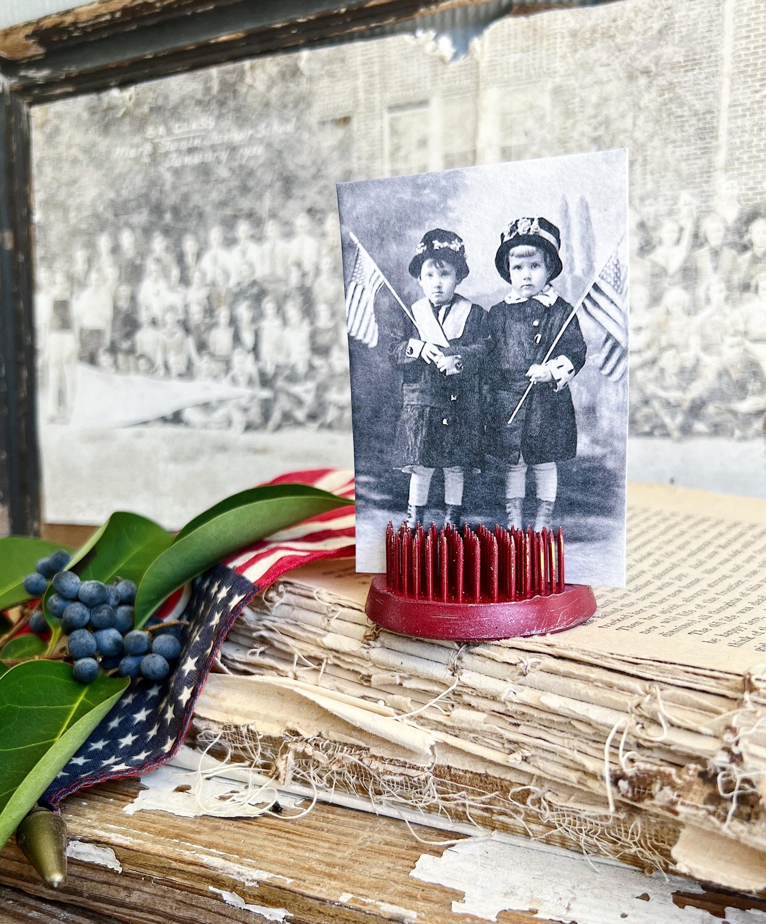 Vintage RED Metal Floral Frog Round Antique Flower Garden Display Farmhouse Decor Style Industrial Salvage AMERICANA USA