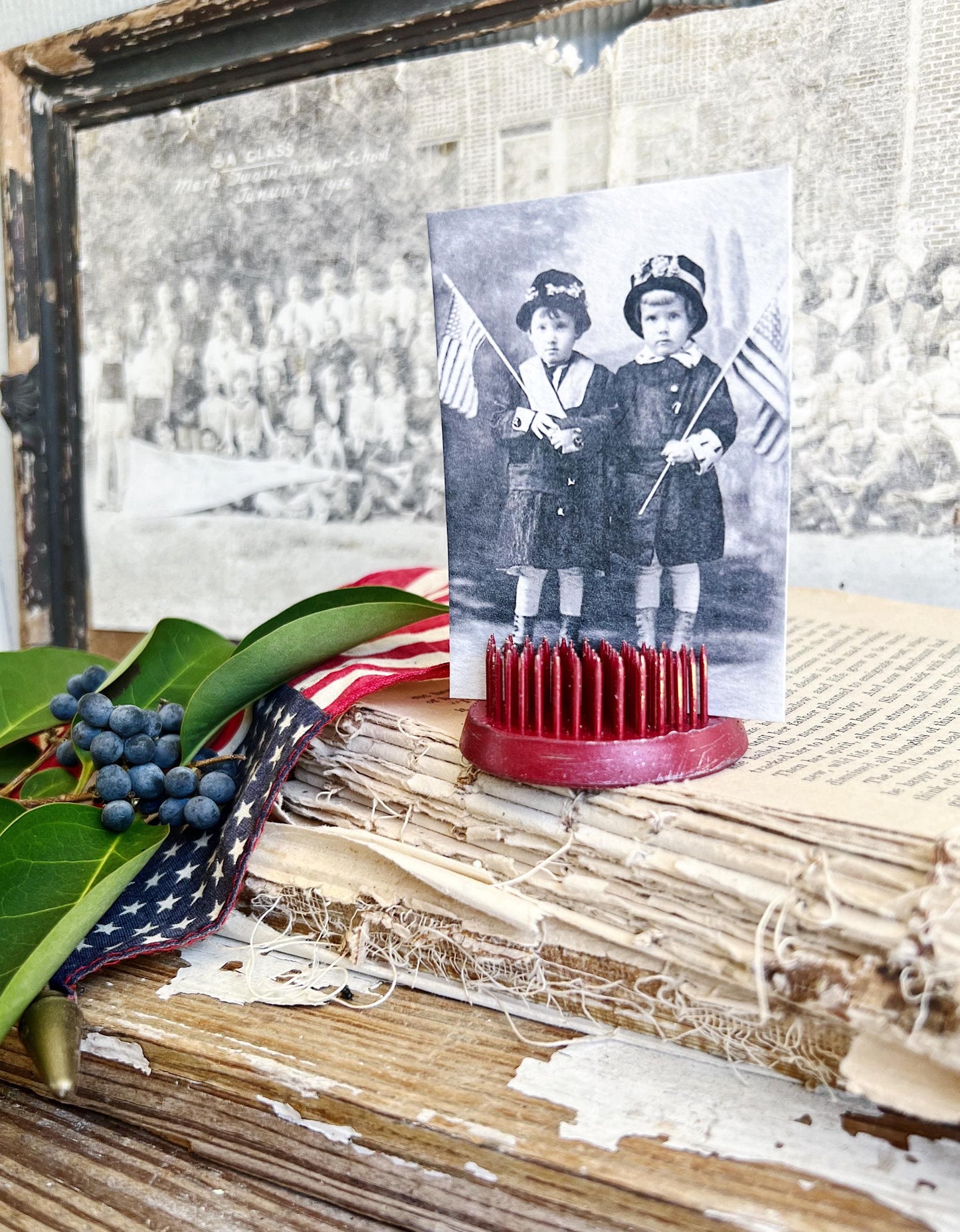 Vintage RED Metal Floral Frog Round Antique Flower Garden Display Farmhouse Decor Style Industrial Salvage AMERICANA USA