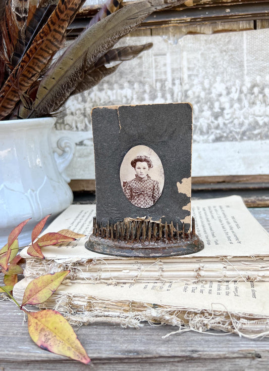 Vintage Metal Floral Frog OVAL Flower Holder Farmhouse Decor Garden Photo Spike Comb