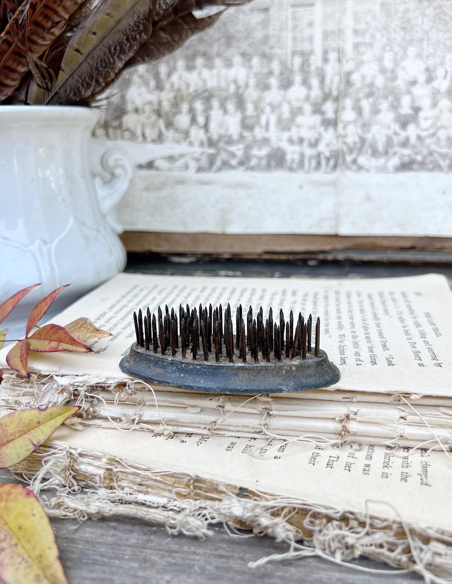 Vintage Metal Floral Frog OVAL Flower Holder Farmhouse Decor Garden Photo Spike Comb