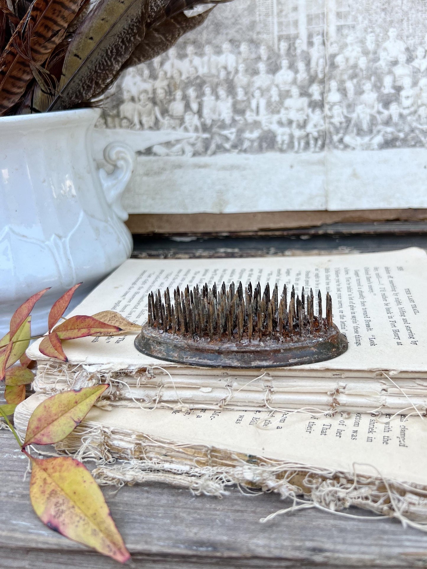 Vintage Metal Floral Frog OVAL Flower Holder Farmhouse Decor Garden Photo Spike Comb