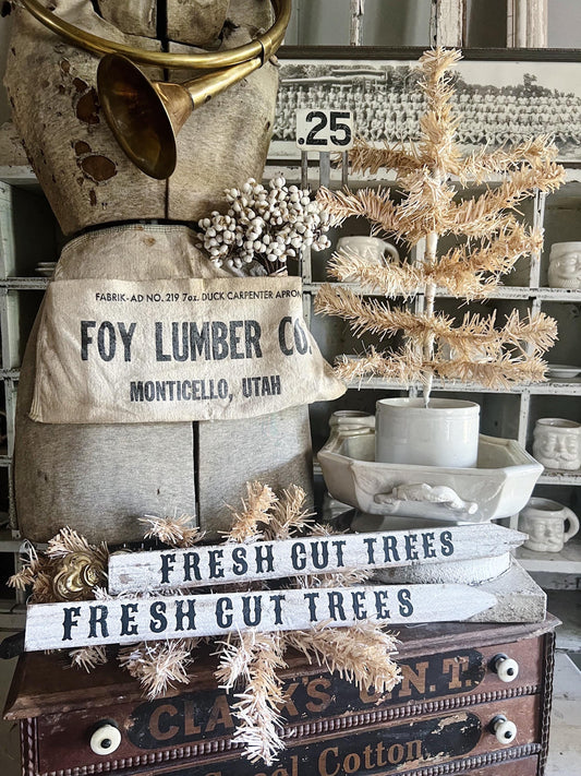 FRESH CUT TREES Arrow Sign Christmas Fall Vintage Salvage Barn Wood Reclaimed White Chippy Paint Farmhouse Decor Architectural Black White