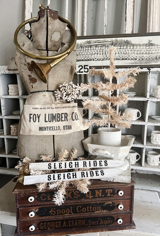 SLEIGH RIDES Arrow Sign CHRISTMAS Winter Vintage Salvage Barn Wood Reclaimed White Chippy Paint Farmhouse Decor Architectural Black White