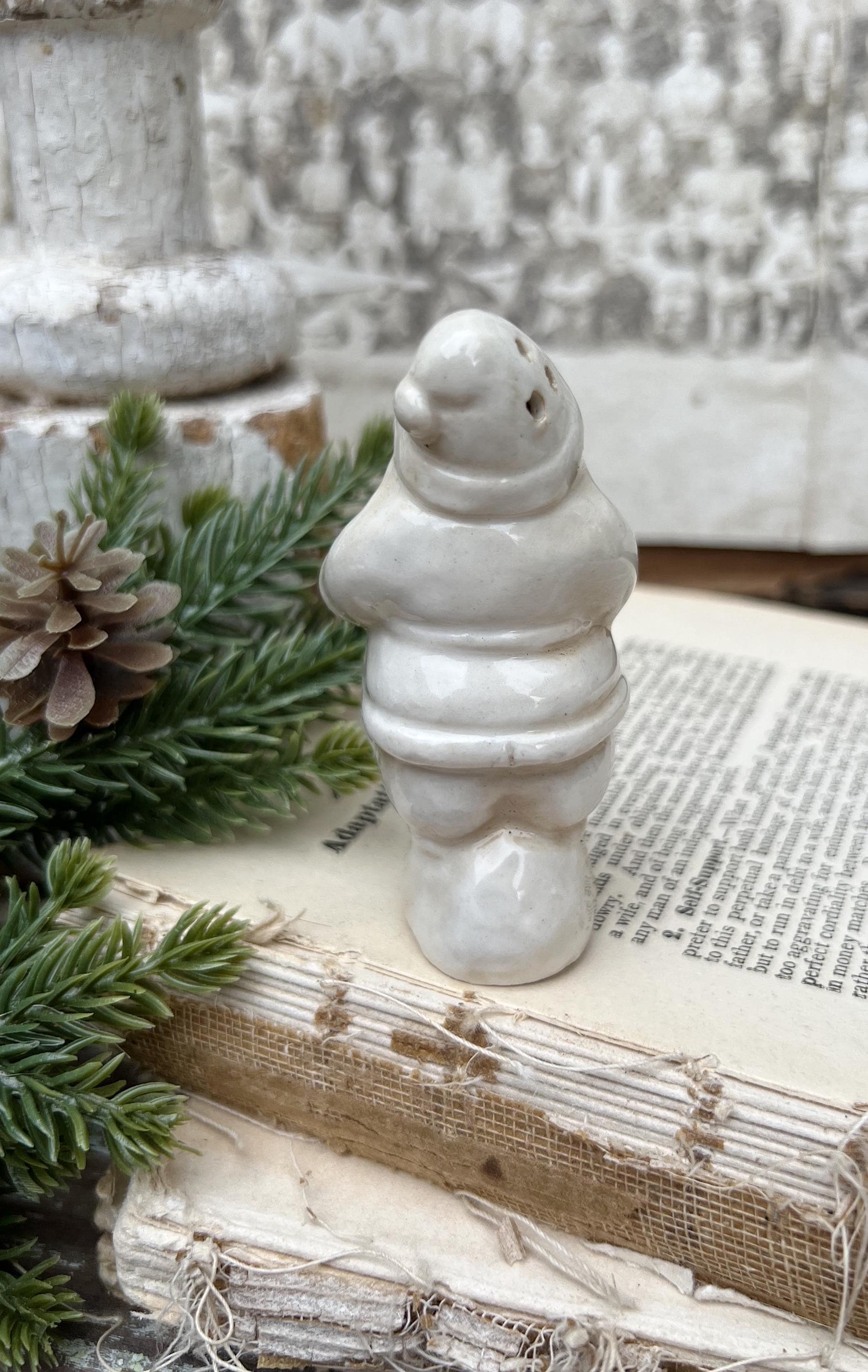 Vintage Ironstone Santa Claus Salt Shaker DRUM Creamy WHITE Farmhouse Christmas Decor Stained Crazing