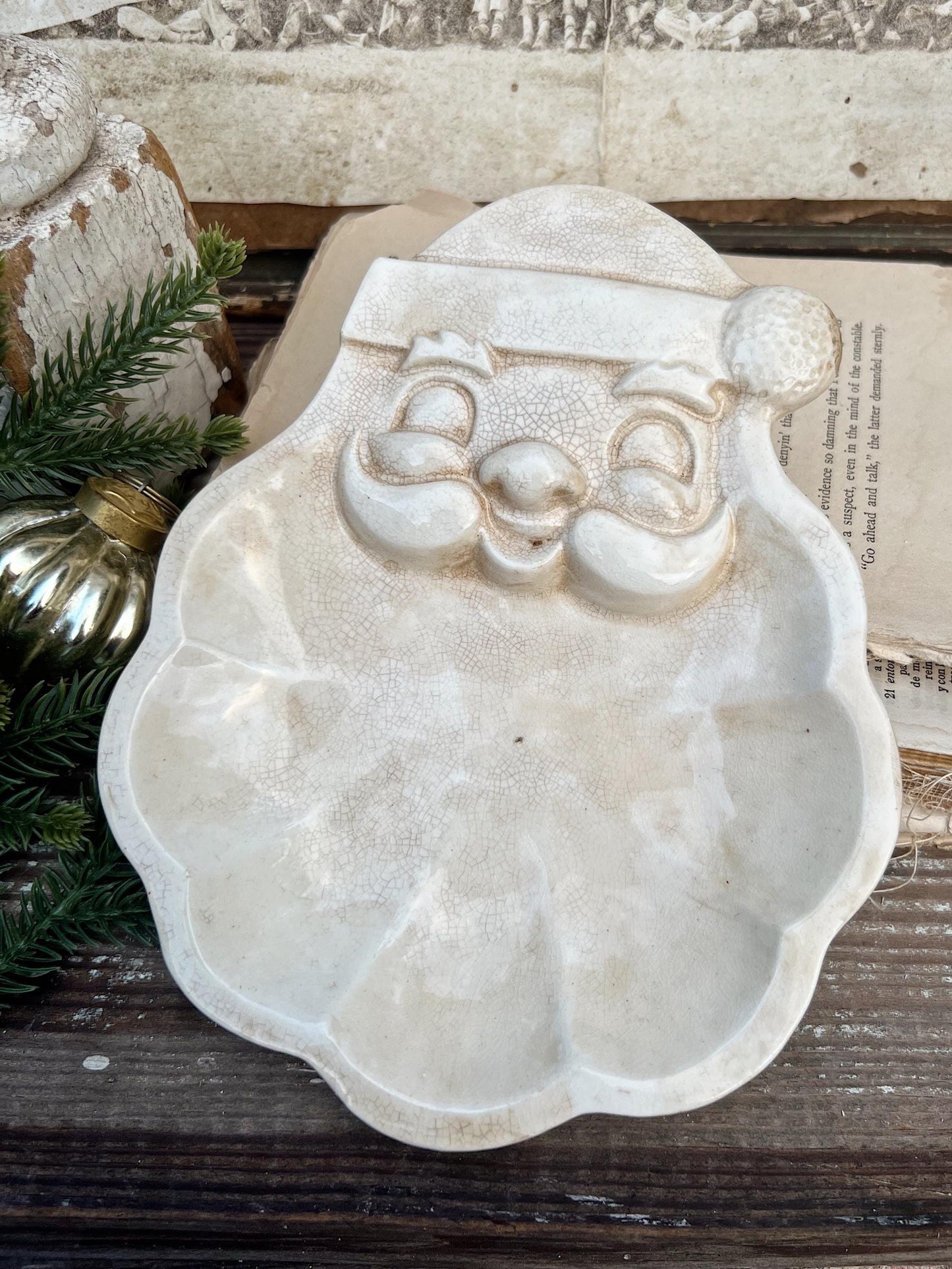 Vintage SANTA FACE PLATE Creamy White Ironstone Crazing Grungy Ceramic Candy Nut Trinket Dish Farmhouse Christmas Decor Japan Holt Howard