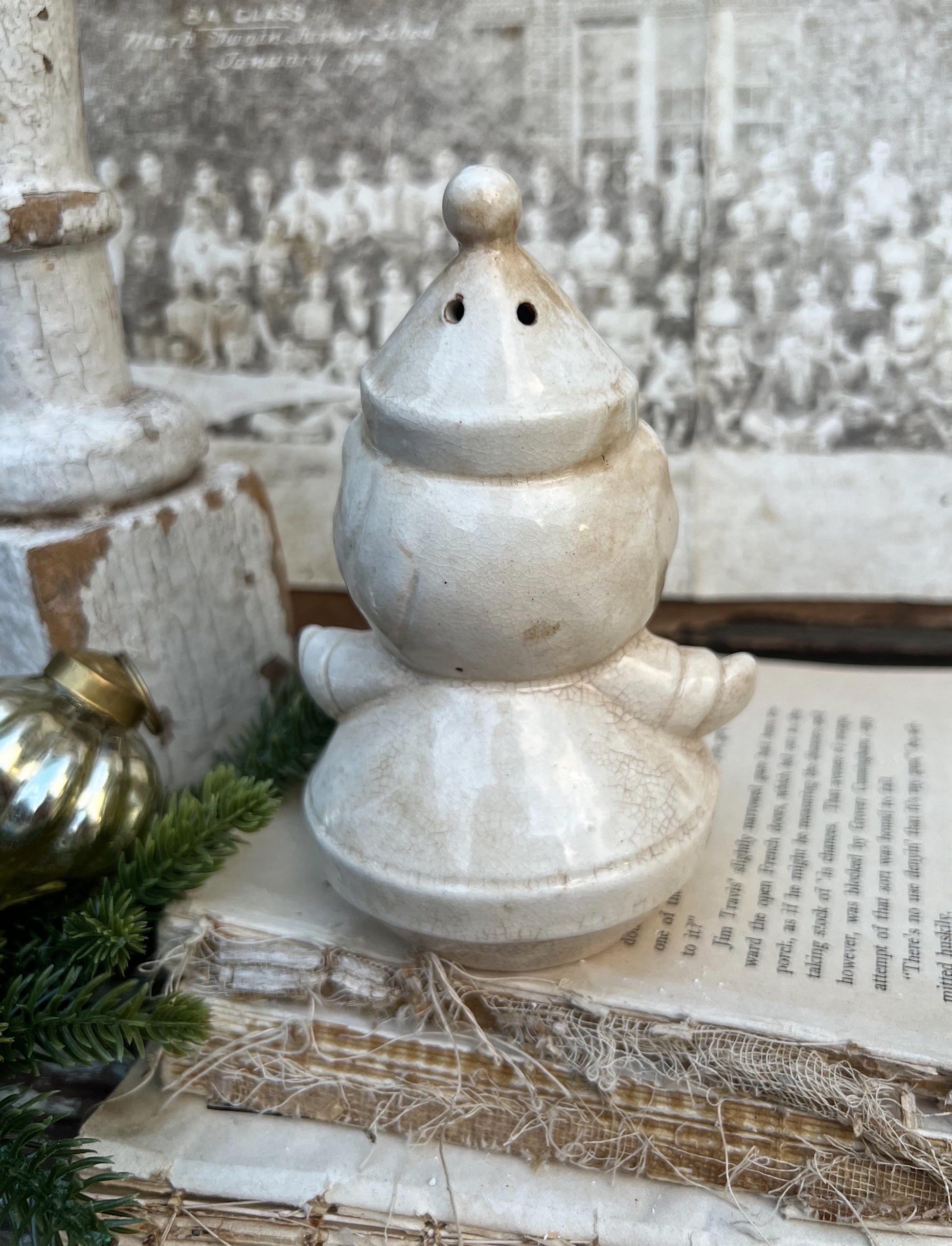 Vintage Ironstone Santa Claus Salt Shaker Creamy WHITE Farmhouse Christmas Decor Stained Crazing HOLT HOWARD 1960