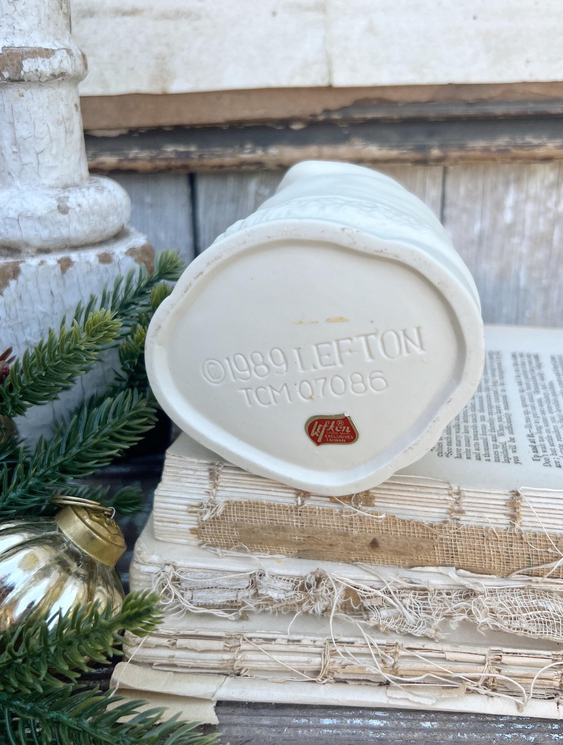 Vintage Santa Claus Face Planter Candle Holder LEFTON Creamy White Santa Farmhouse Christmas Decor