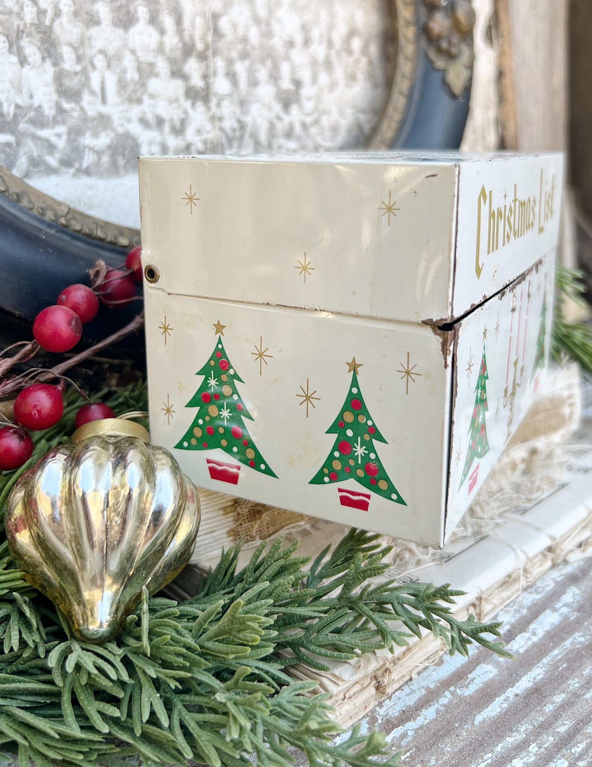 Vintage CHRISTMAS CARD LIST Green Metal File Box Farmhouse Decor with Cards Japan