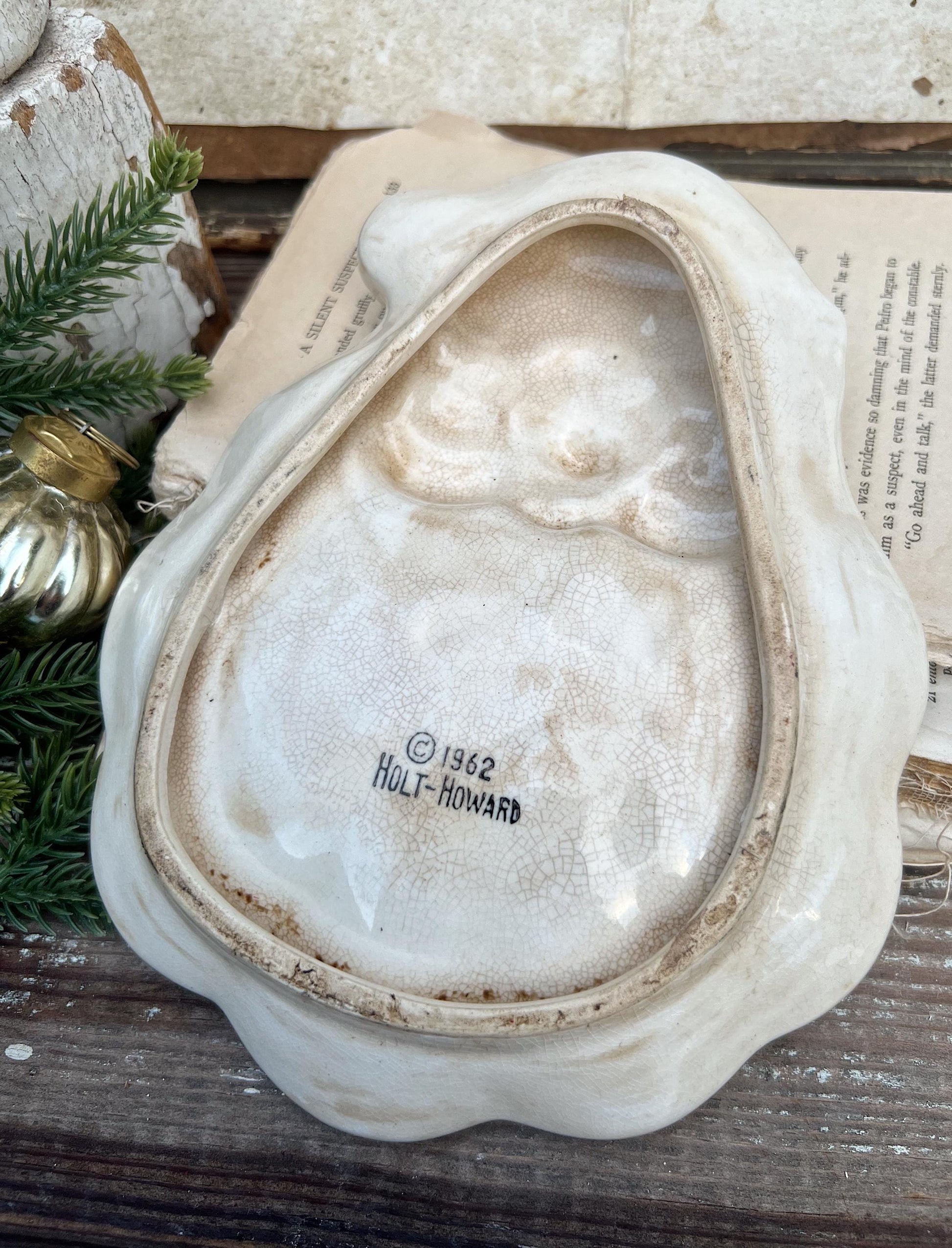 Vintage SANTA FACE PLATE Creamy White Ironstone Crazing Grungy Ceramic Candy Nut Trinket Dish Farmhouse Christmas Decor Japan Holt Howard