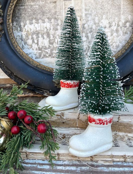 Christmas GREEN Bottle Brush Tree White Flocked SANTA BOOT Farmhouse Decor Primitive Kitschy
