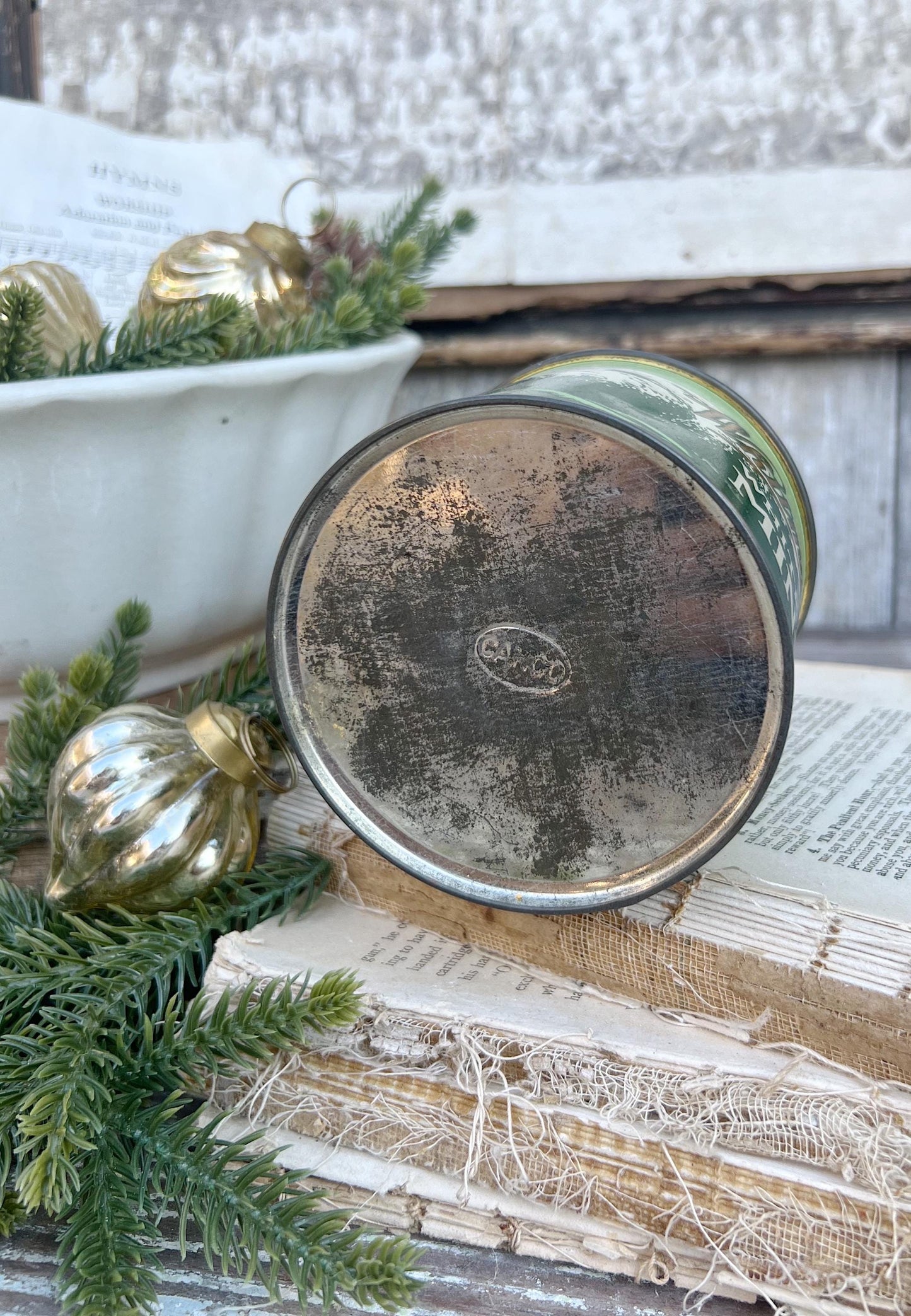 Vintage WHITMAN’S White Cap MINTS Tin Candy Canister With Lid Farmhouse Decor Vintage Christmas Candy Container Box Round GREEN 1 1/2 lb