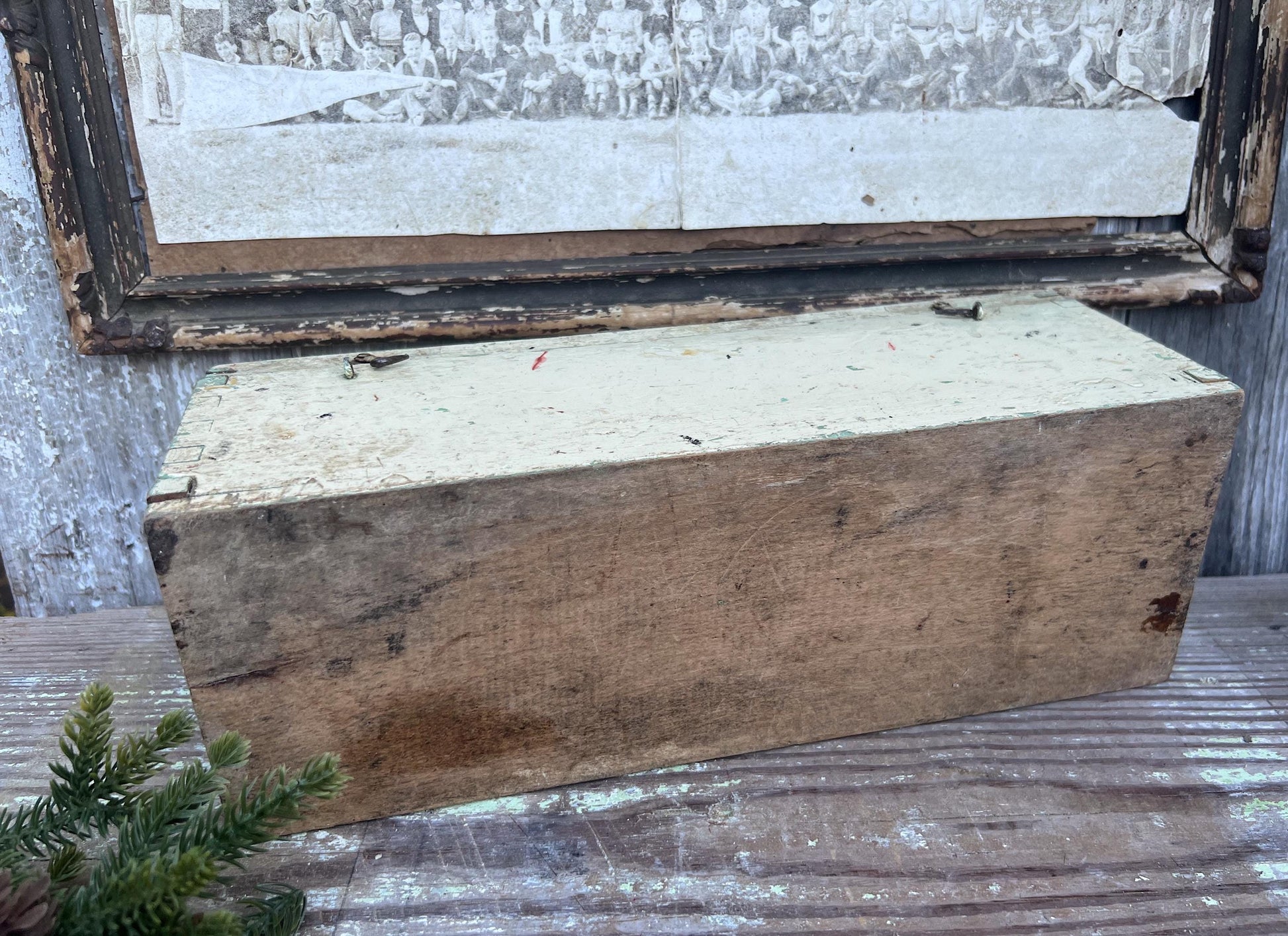 Antique Primitive Wooden Box Crate Box With Lid Chippy White Paint Farmhouse Vintage Salvaged Dovetail Wood