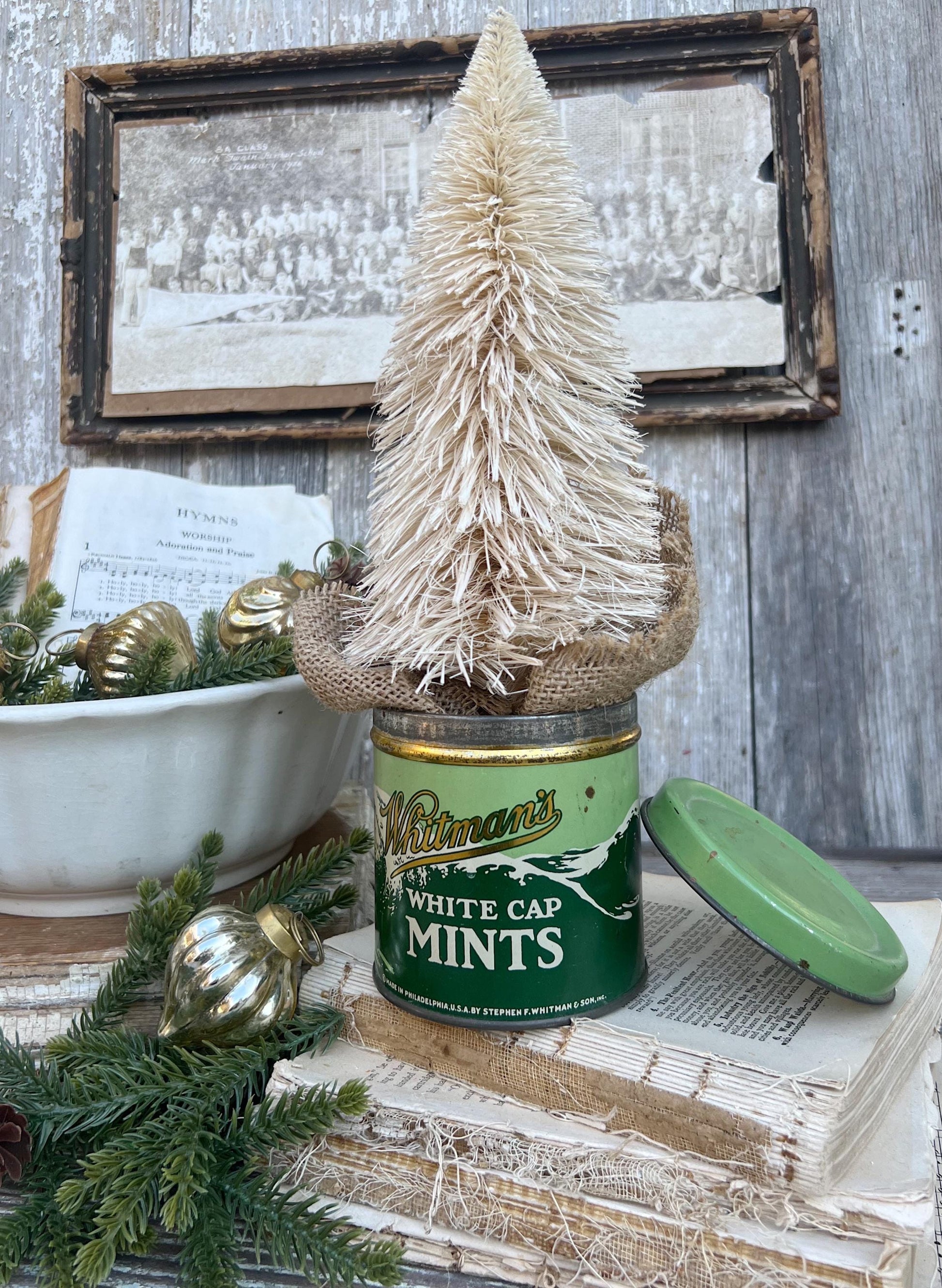Vintage WHITMAN’S White Cap MINTS Tin Candy Canister With Lid Farmhouse Decor Vintage Christmas Candy Container Box Round GREEN 1 1/2 lb
