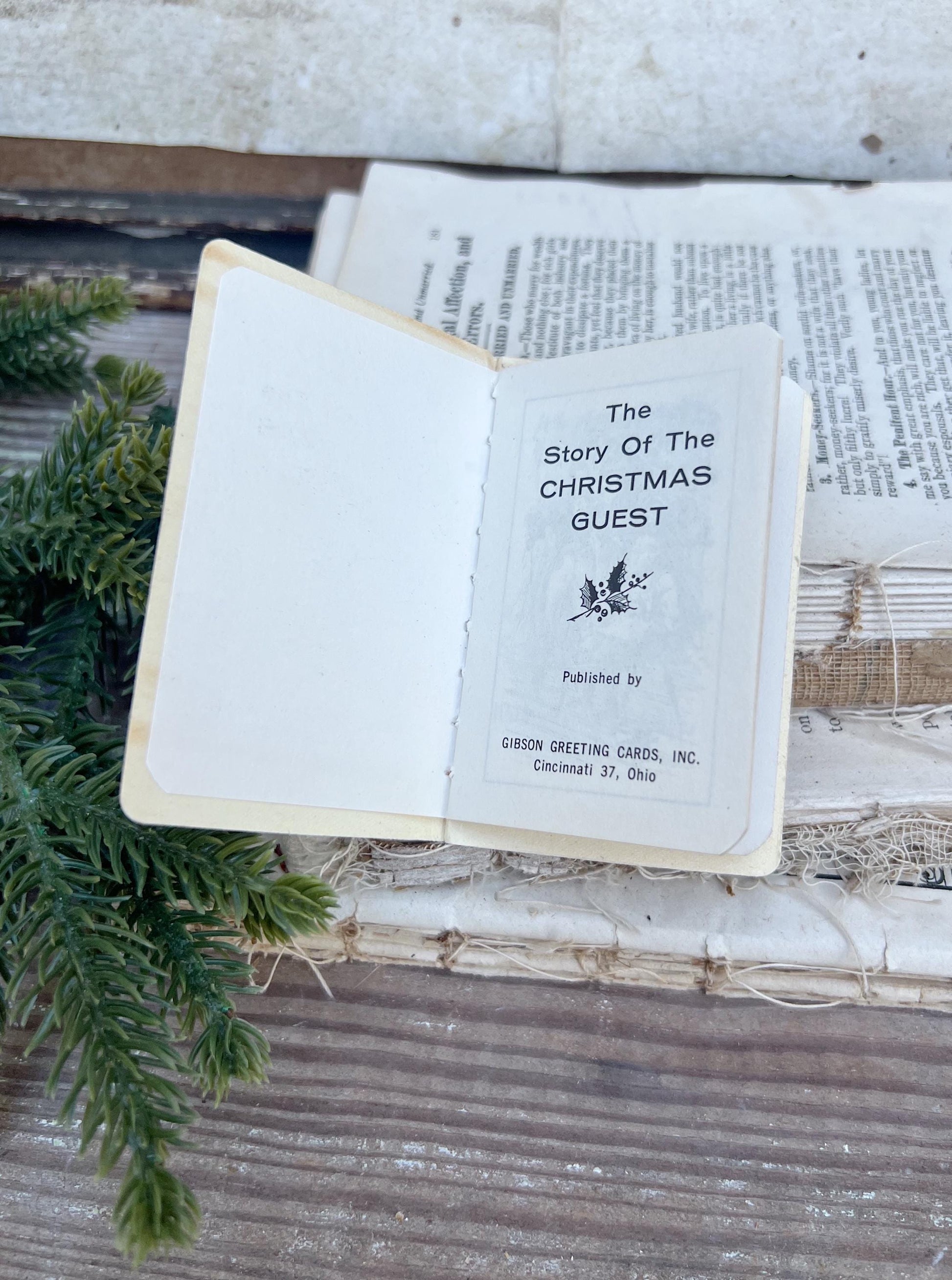 Vintage The Story of the CHRISTMAS GUEST Book Pocket Gibson