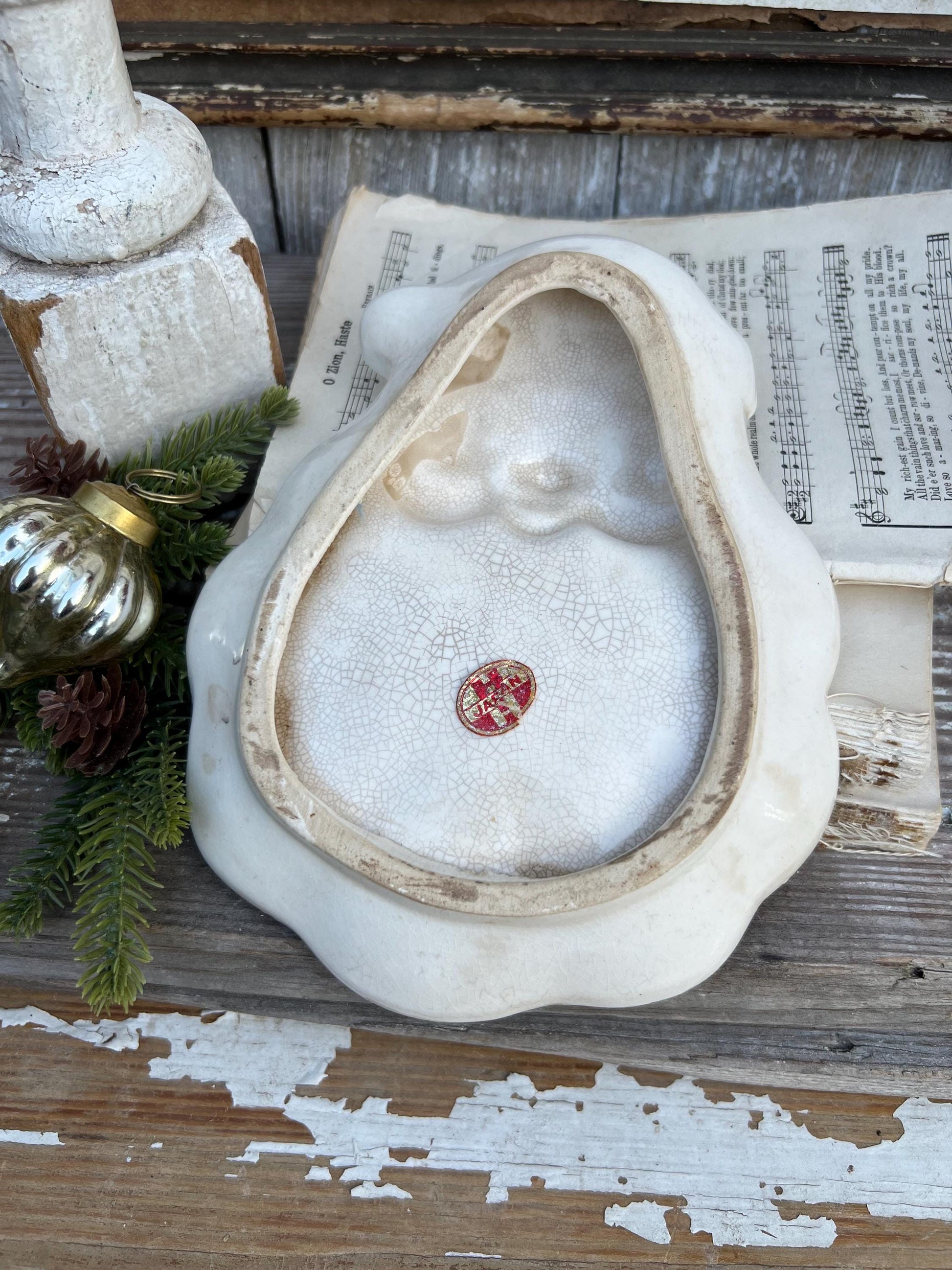Vintage SANTA FACE PLATE Creamy White Ironstone Crazing Grungy Ceramic Candy Nut Trinket Dish Farmhouse Christmas Decor Japan Holt Howard