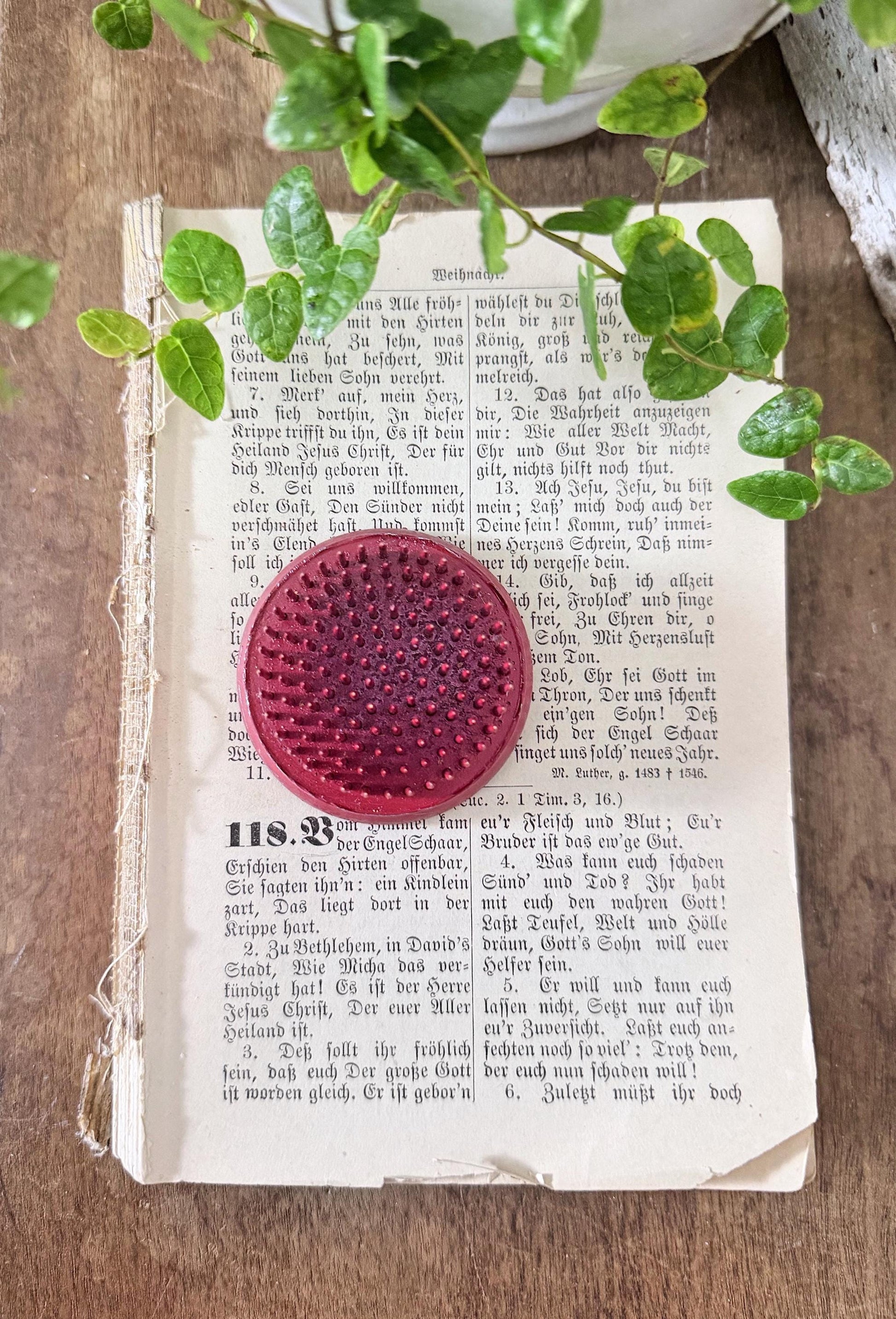 Vintage RED Metal Floral Frog ROUND Antique Flower Garden Display Farmhouse VALENTINE Decor Industrial Salvage Americana