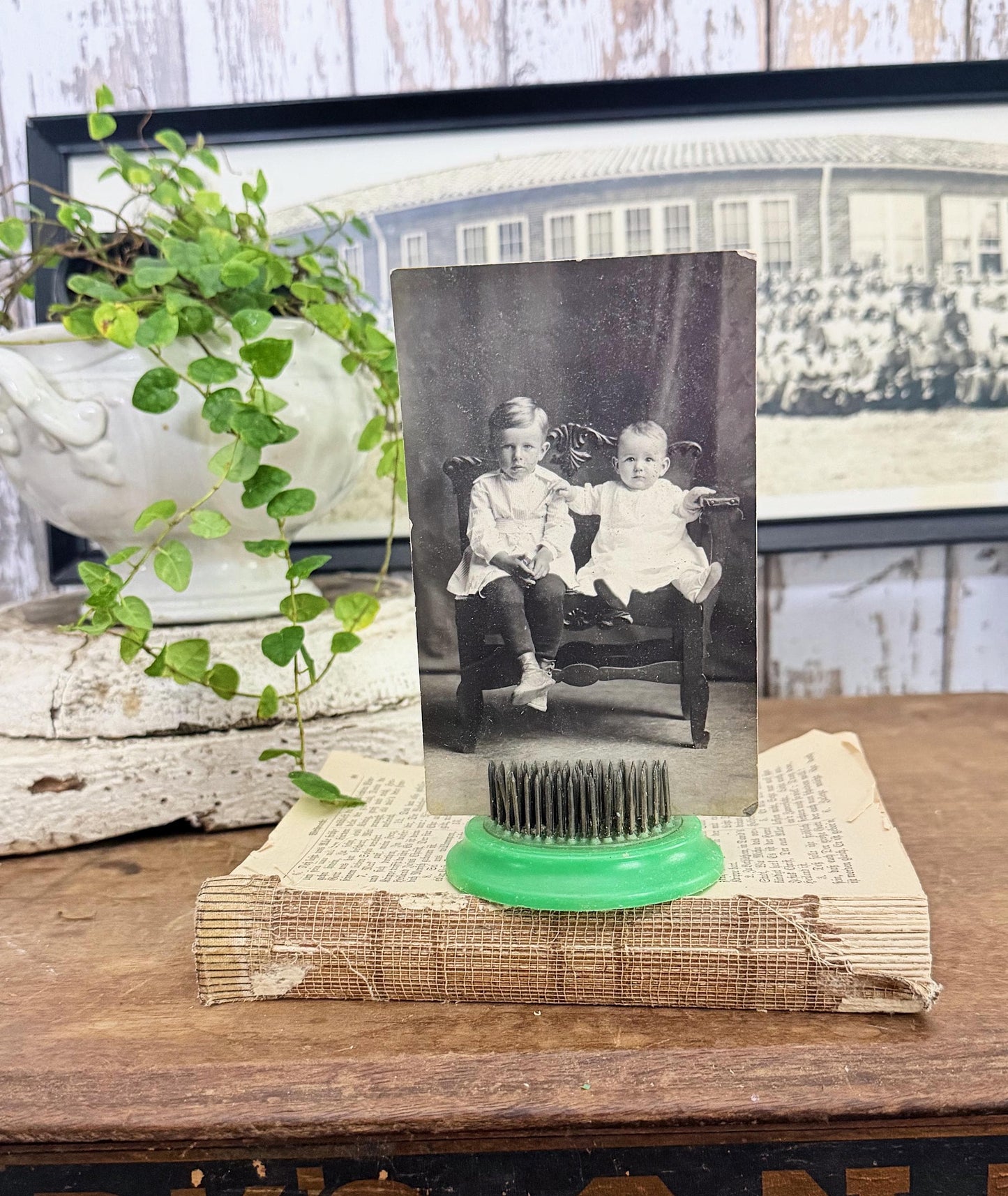 Vintage GREEN Metal Floral Frog Flower Holder Farmhouse Decor Vogue Photo Spike PLAS-STIK No.2 Golden Gate