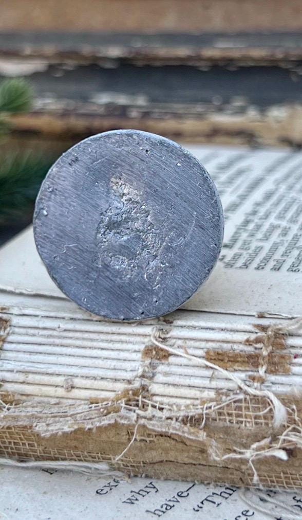 Vintage Chippy WHITE Metal Floral Frog Flower Holder Farmhouse Garden Decor ROUND