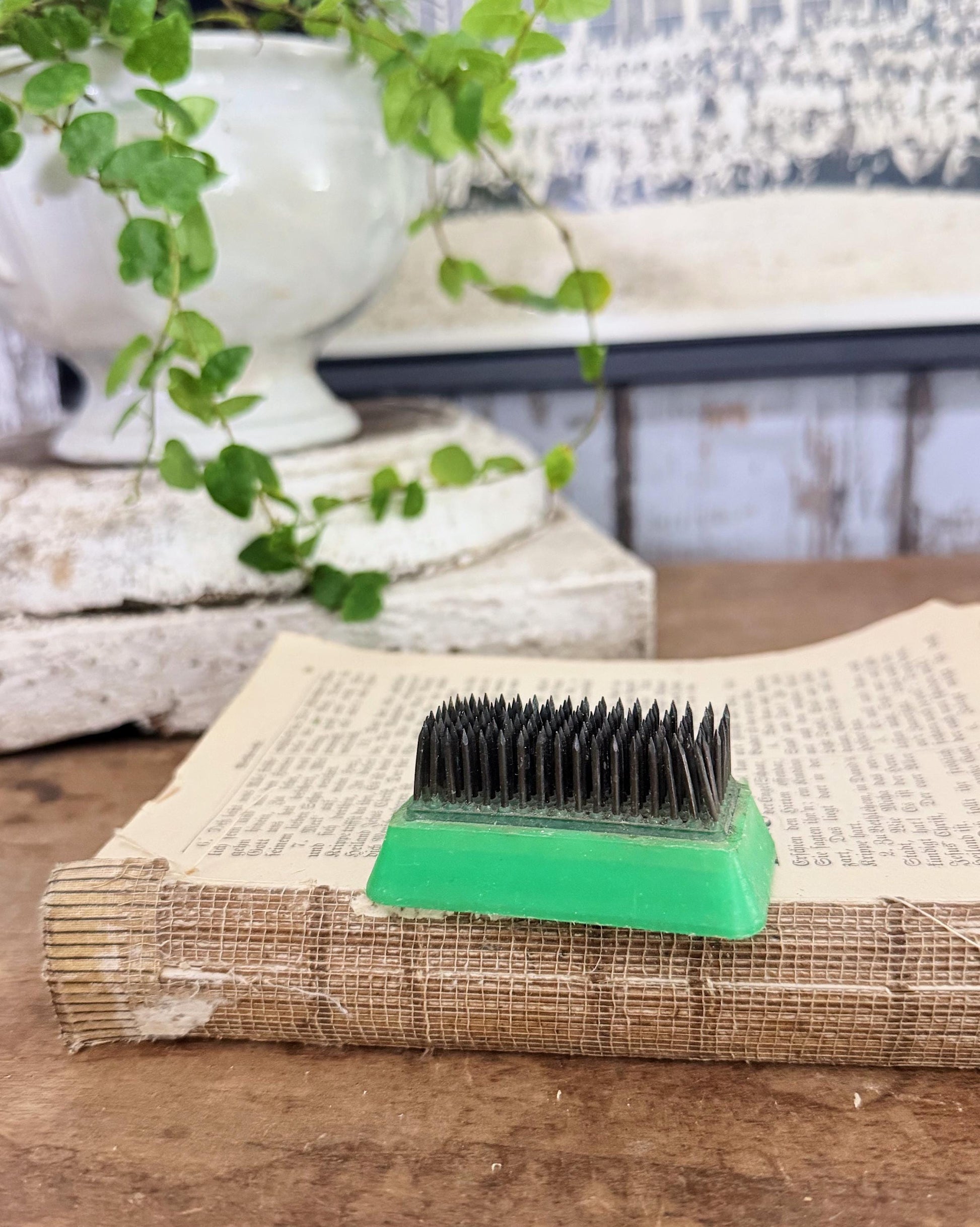 Vintage GREEN Metal Plastic Floral Frog Rectangle Antique Flower Spike GOLDEN GATE