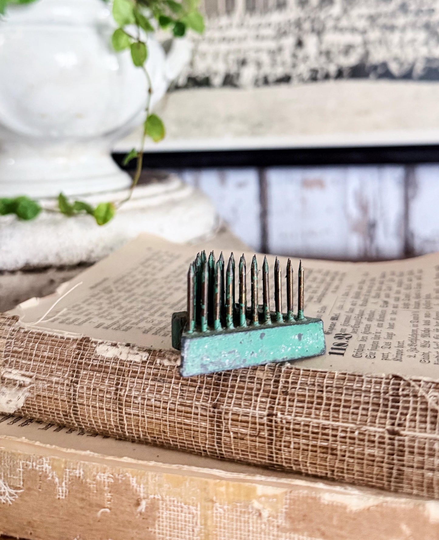 Vintage GREEN Metal Floral Frog TRIANGLE Interlocking Flower Holder Farmhouse Garden Decor