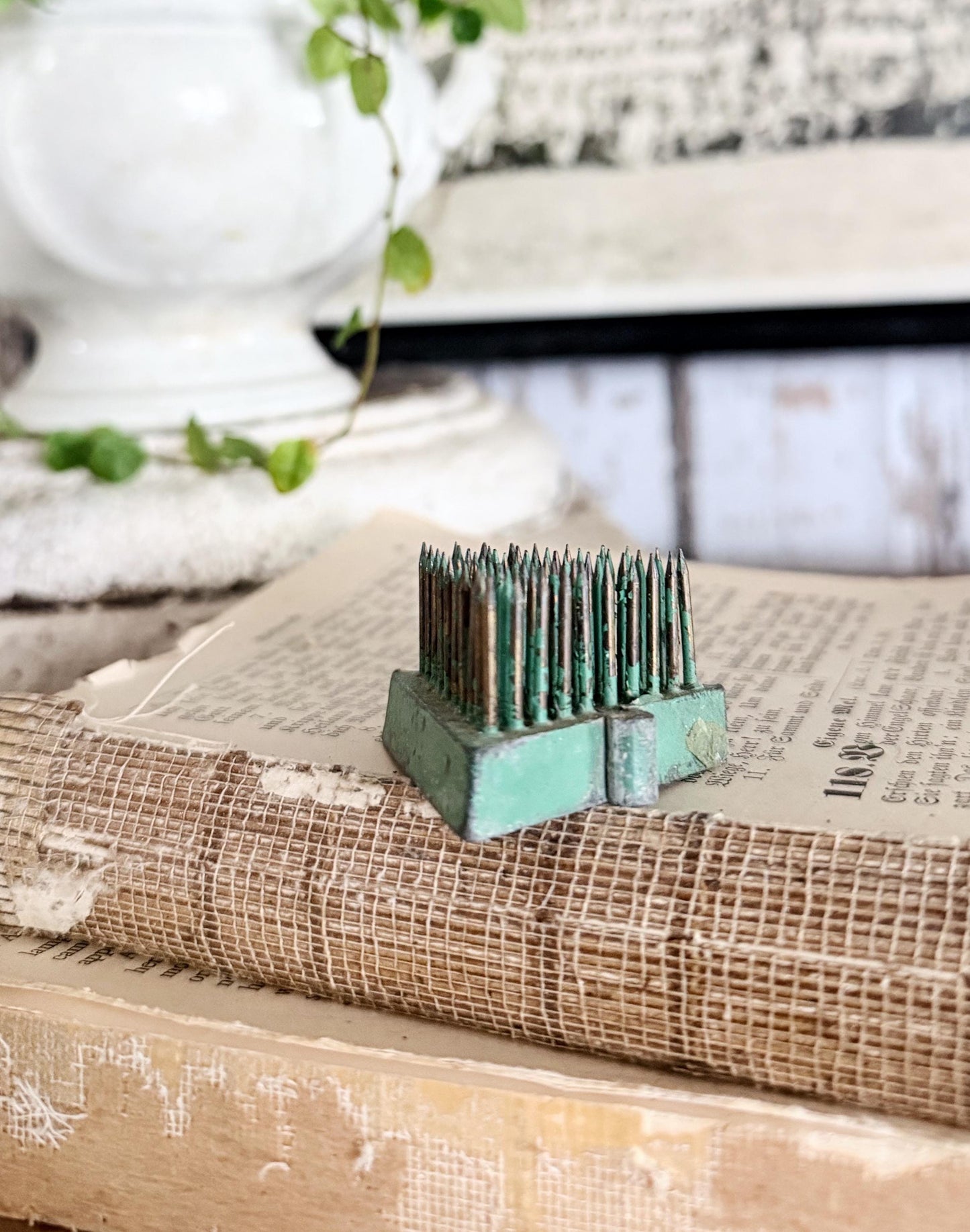 Vintage GREEN Metal Floral Frog TRIANGLE Interlocking Flower Holder Farmhouse Garden Decor