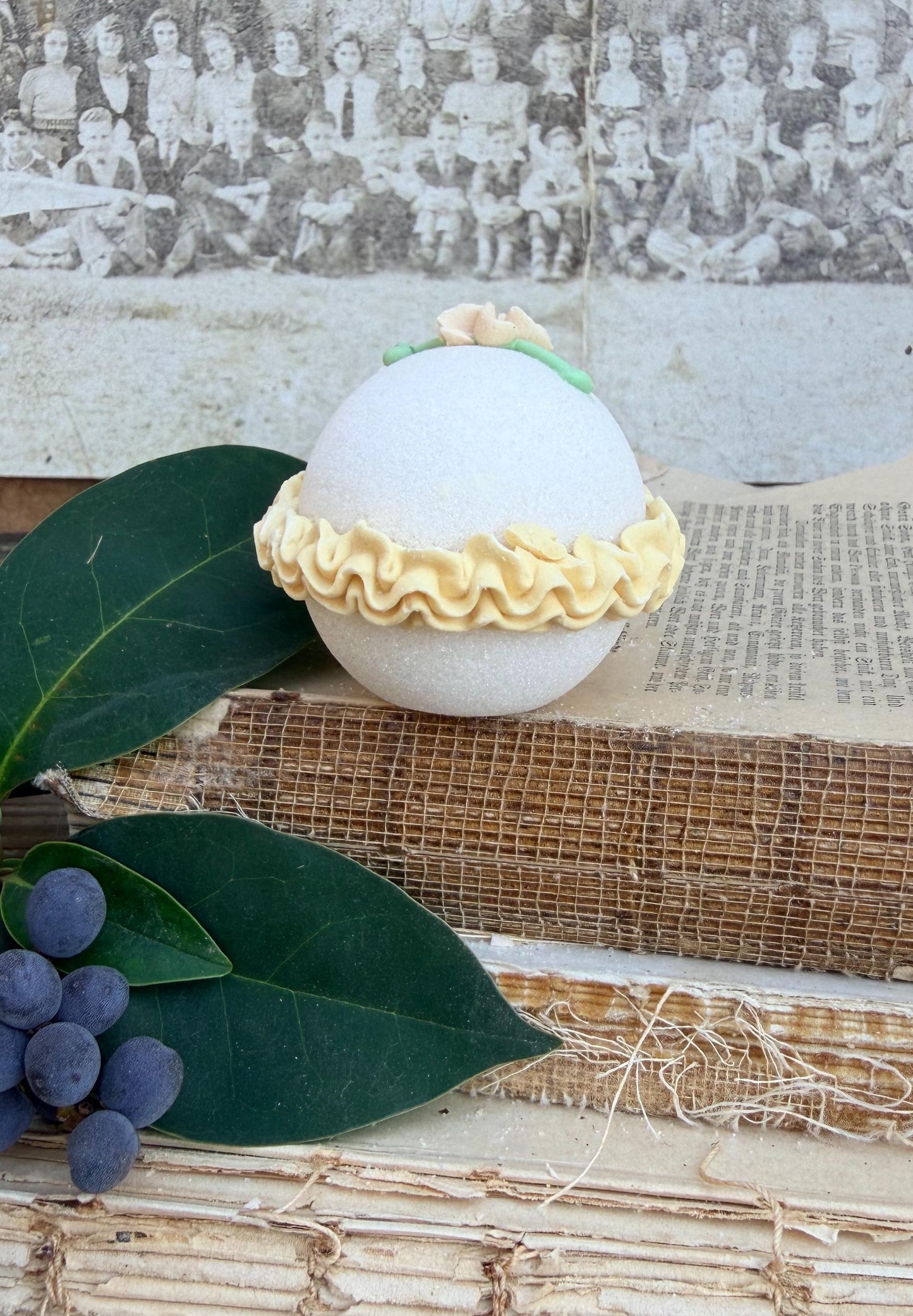 Vintage Sugar Egg Diorama EASTER Decor Farmhouse Spring Garden Decor Panoramic French KENCRAFT White
