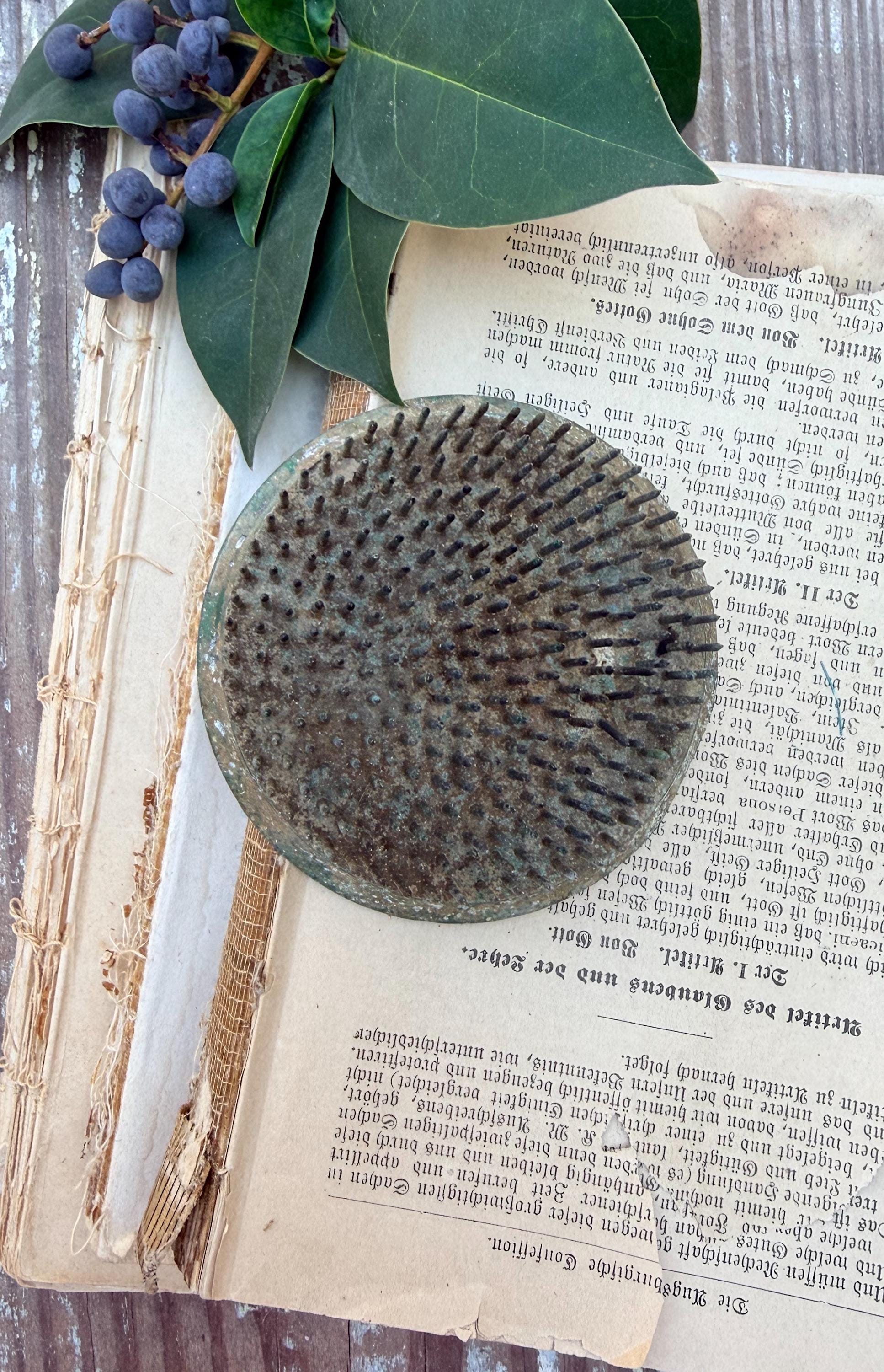 Vintage GREEN Metal Floral Frog Flower Holder Farmhouse Decor Christmas Decor Photo Spike VOGUE