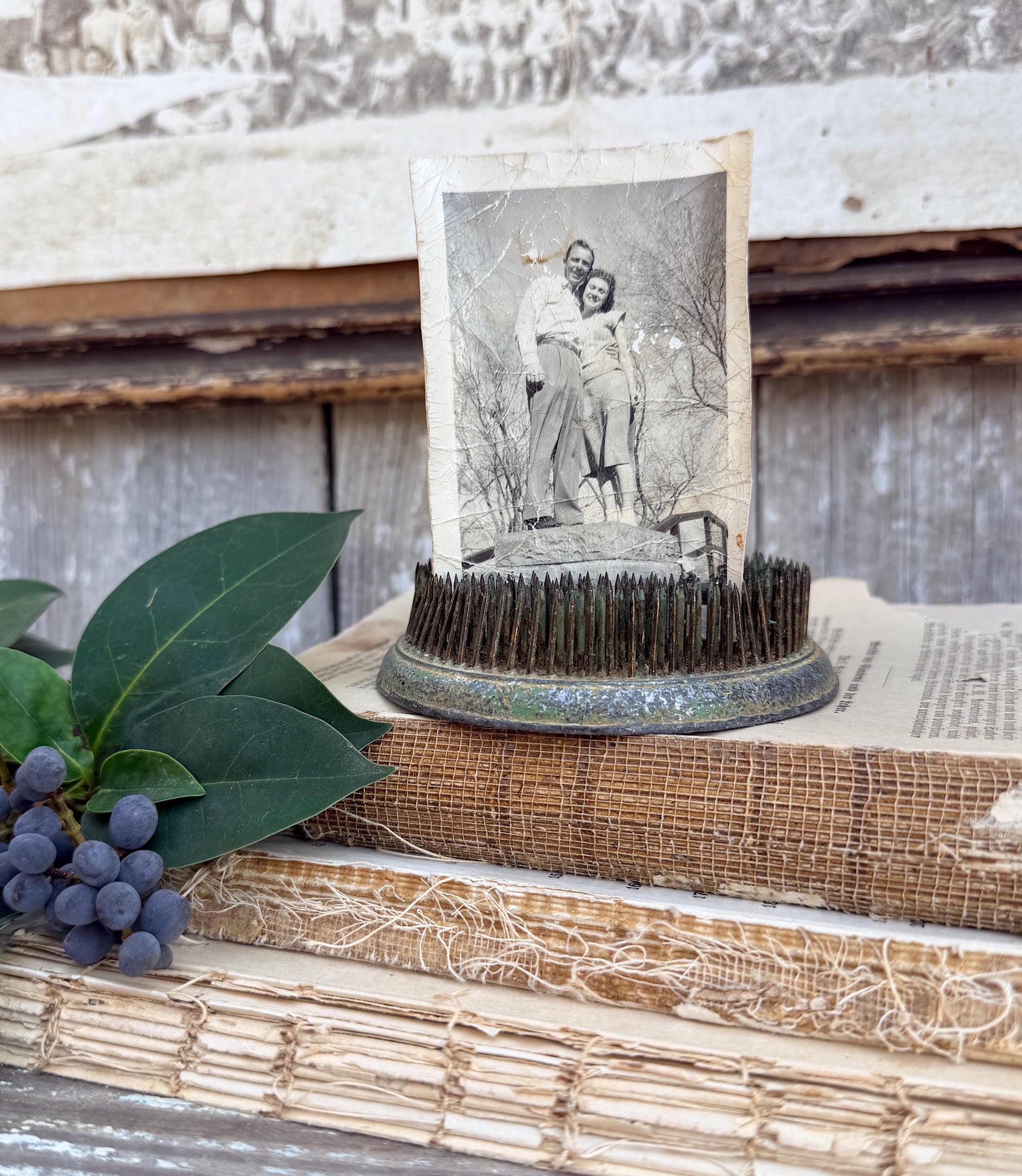 Vintage GREEN Metal Floral Frog Flower Holder Farmhouse Decor Christmas Decor Photo Spike DAZY 73